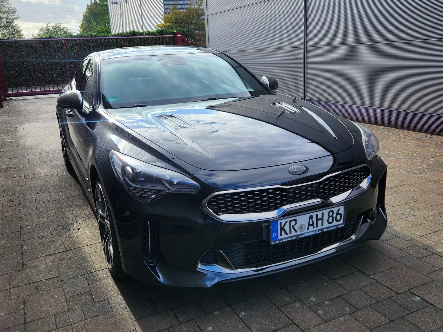 Kia Stinger Sedan Schwarz - 1