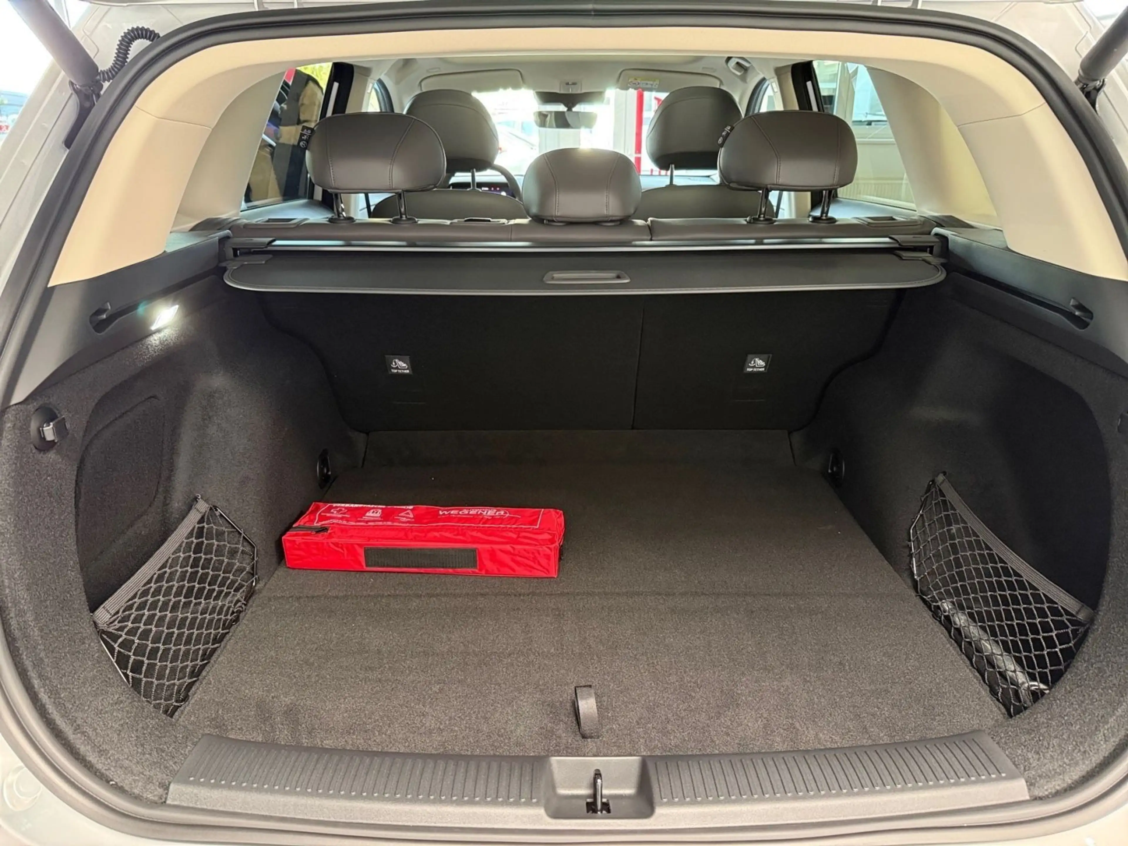 MG MGS6 EV Luxury — photo 12