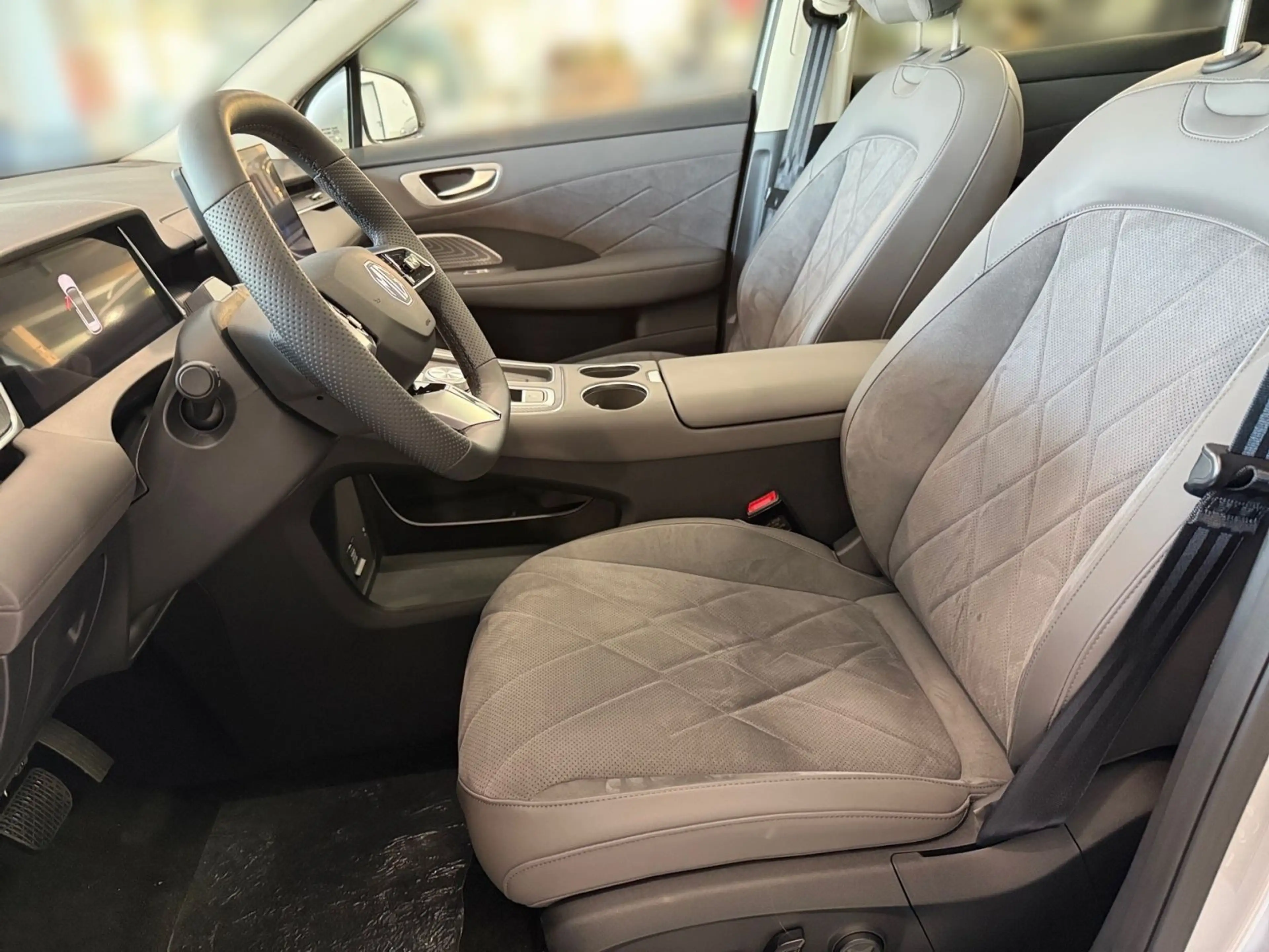 MG MGS6 EV Luxury — photo 7