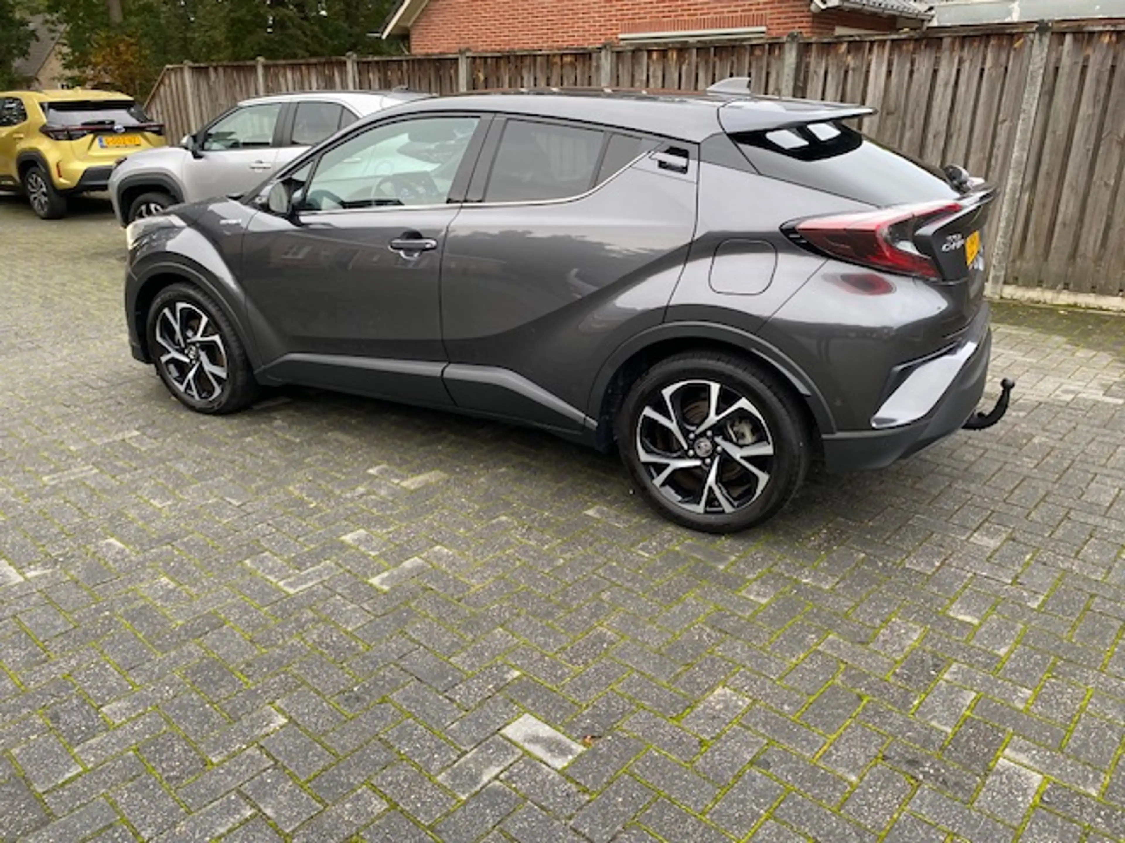 Toyota C-HR 1.8 Hyb. Style Ult. PARKASSIST APPLECAR JBL NAVI STOEL/STUURVERWARMING NL-AUTO — photo 4