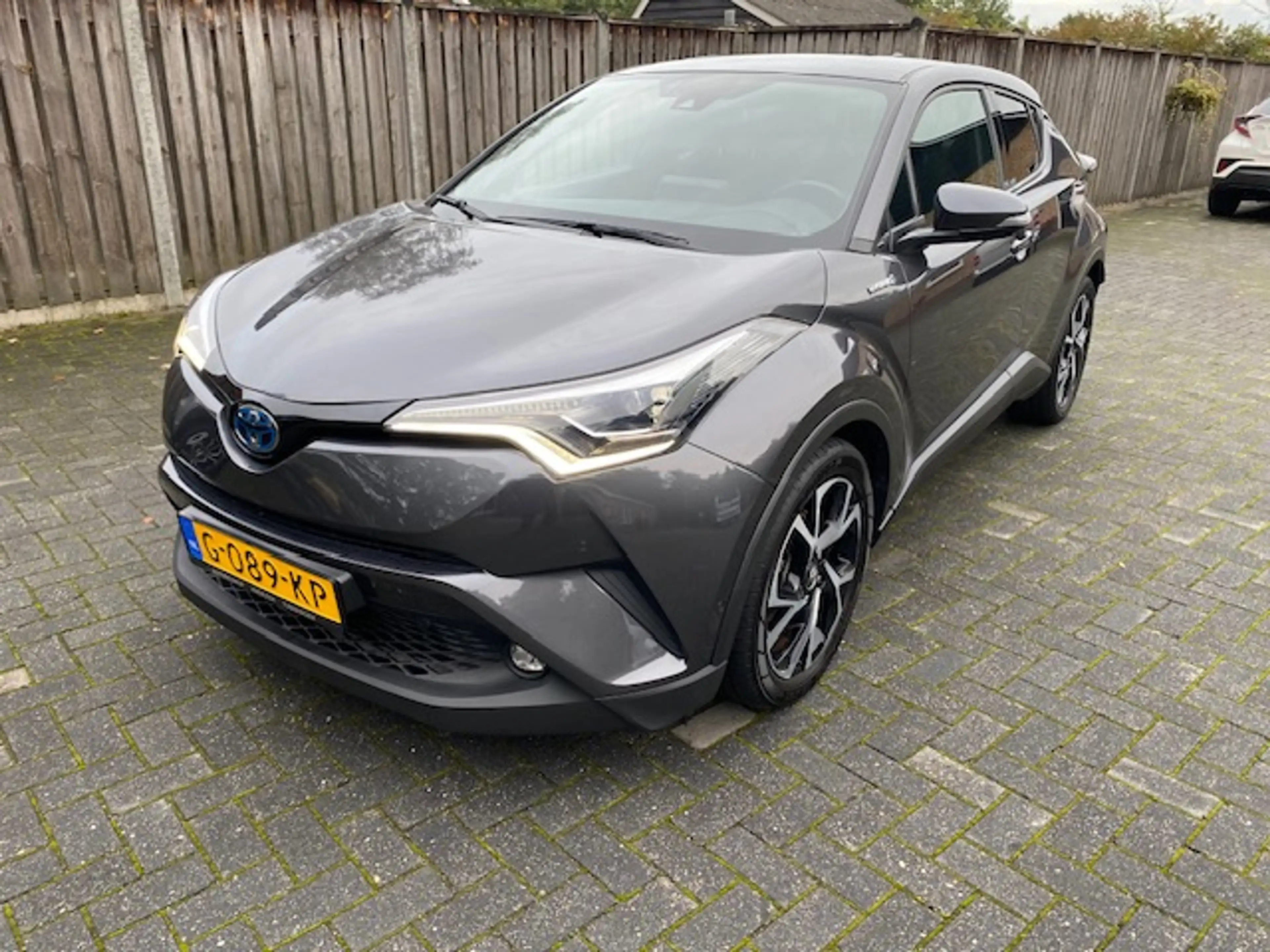 Toyota C-HR 1.8 Hyb. Style Ult. PARKASSIST APPLECAR JBL NAVI STOEL/STUURVERWARMING NL-AUTO