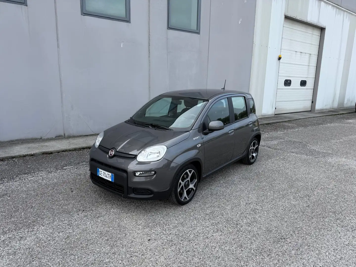 Fiat Panda 1.0 firefly hybrid Sport 70 CV Grau - 1