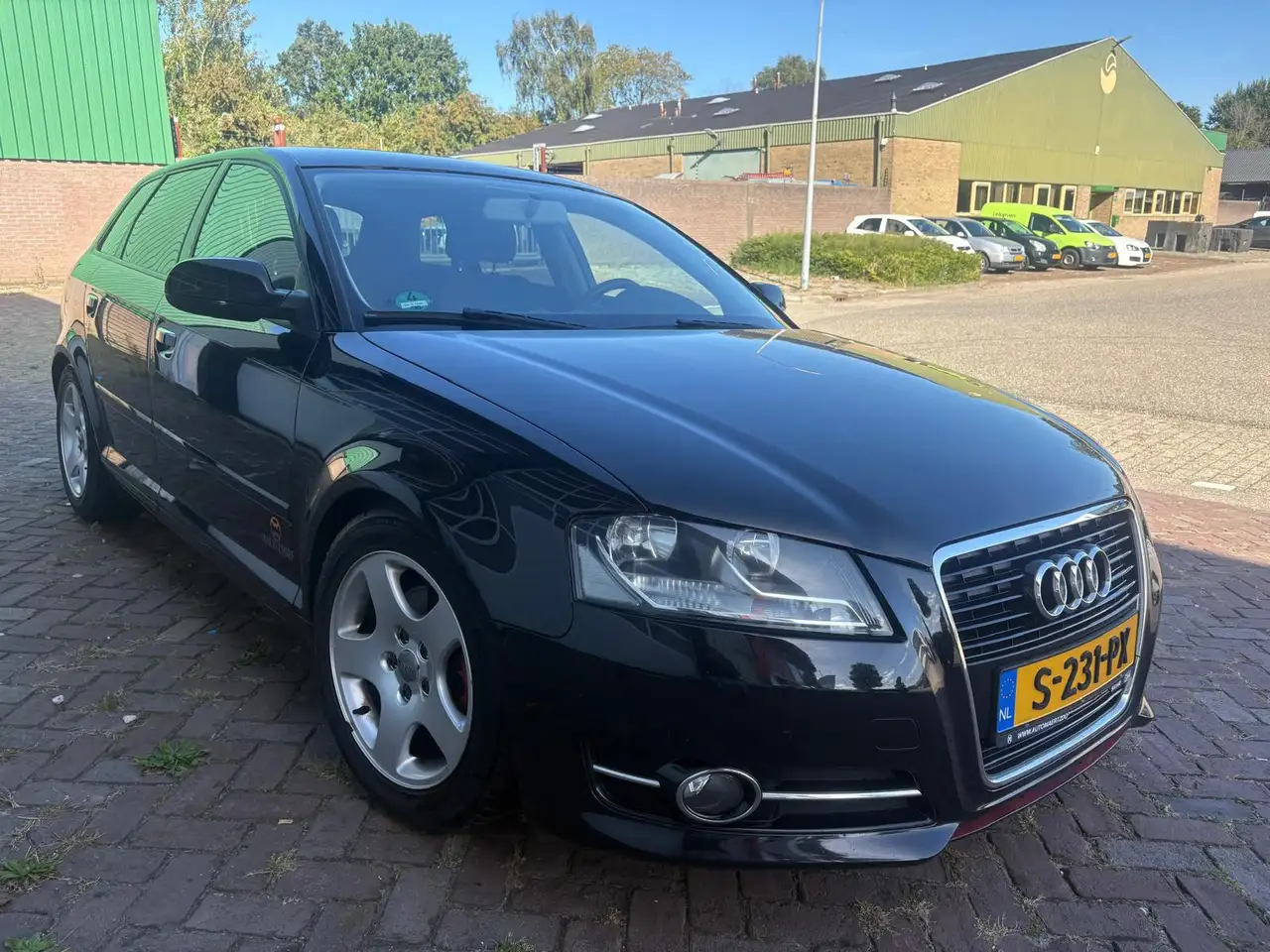 Audi A3 Sportback 1.8 TFSI Attraction Business Edition — photo 1 of 20