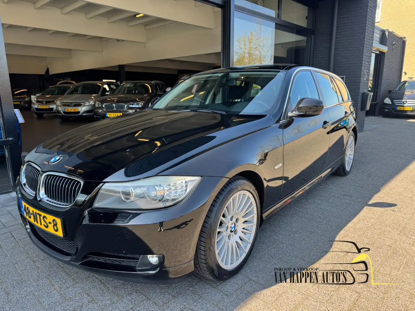 BMW 325 3-serie Touring 325i Business Line / apk 5-2026 Zwart - 2