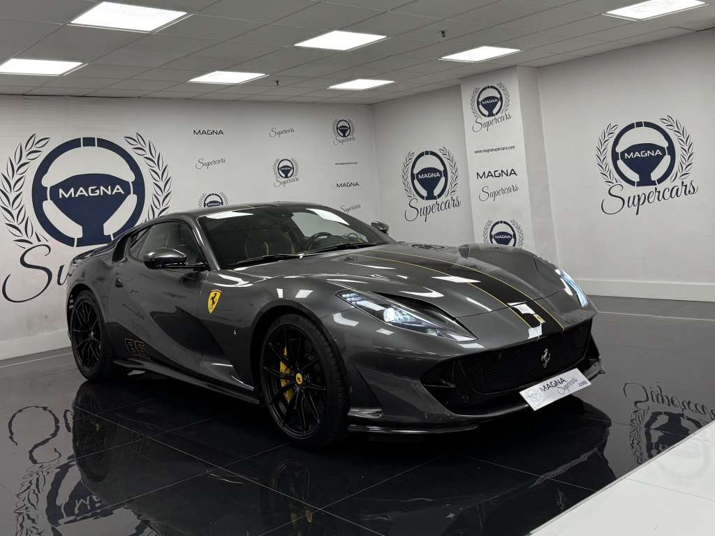 Ferrari 812 Superfast - foto 1