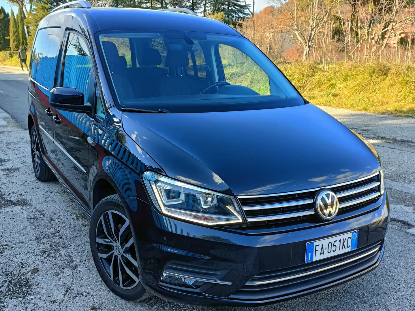 Volkswagen Caddy 2.0 TDI 102 CV bluemotion Nero - 1