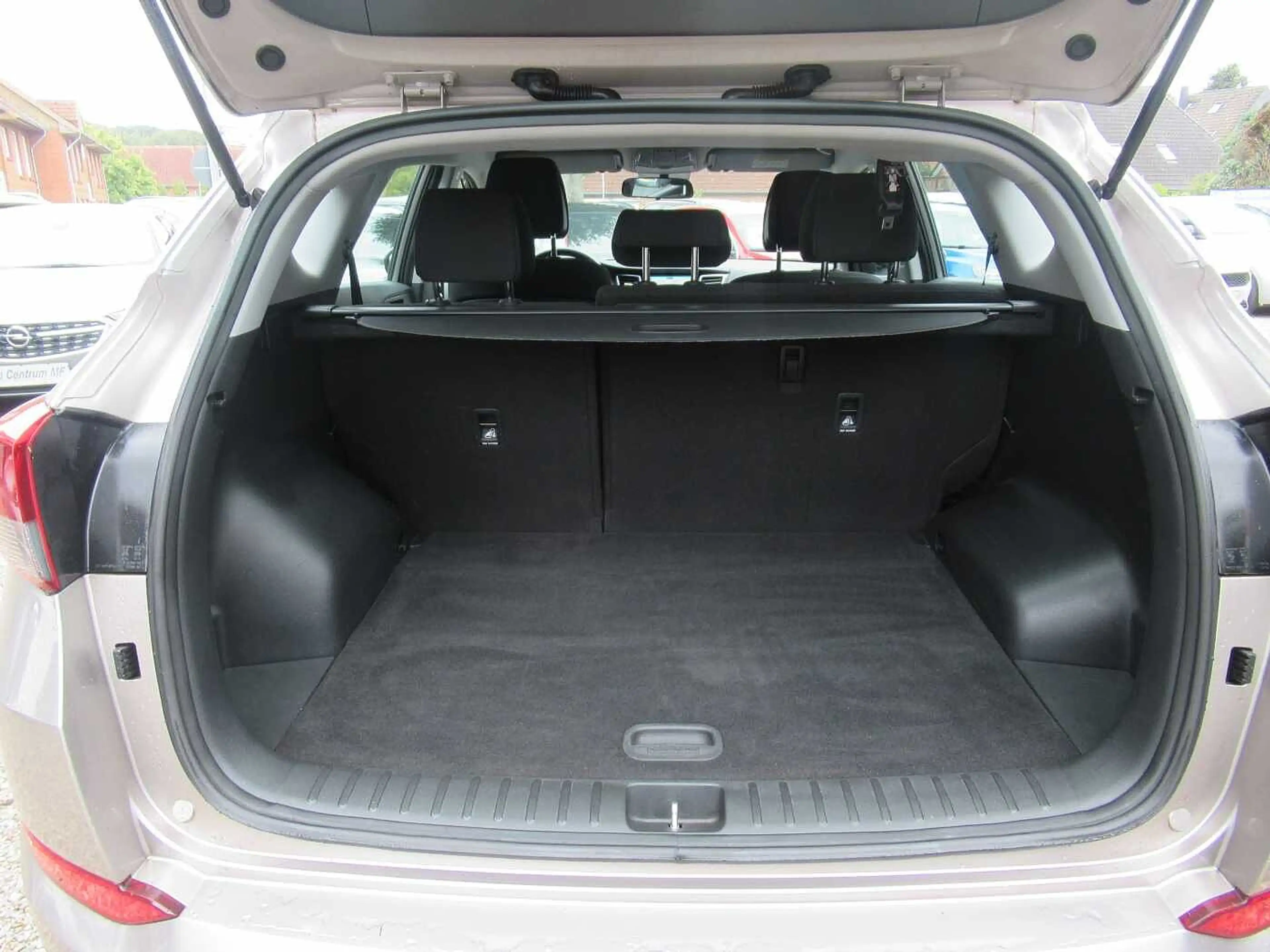 Hyundai TUCSON 1.6 GDi Trend — photo 10