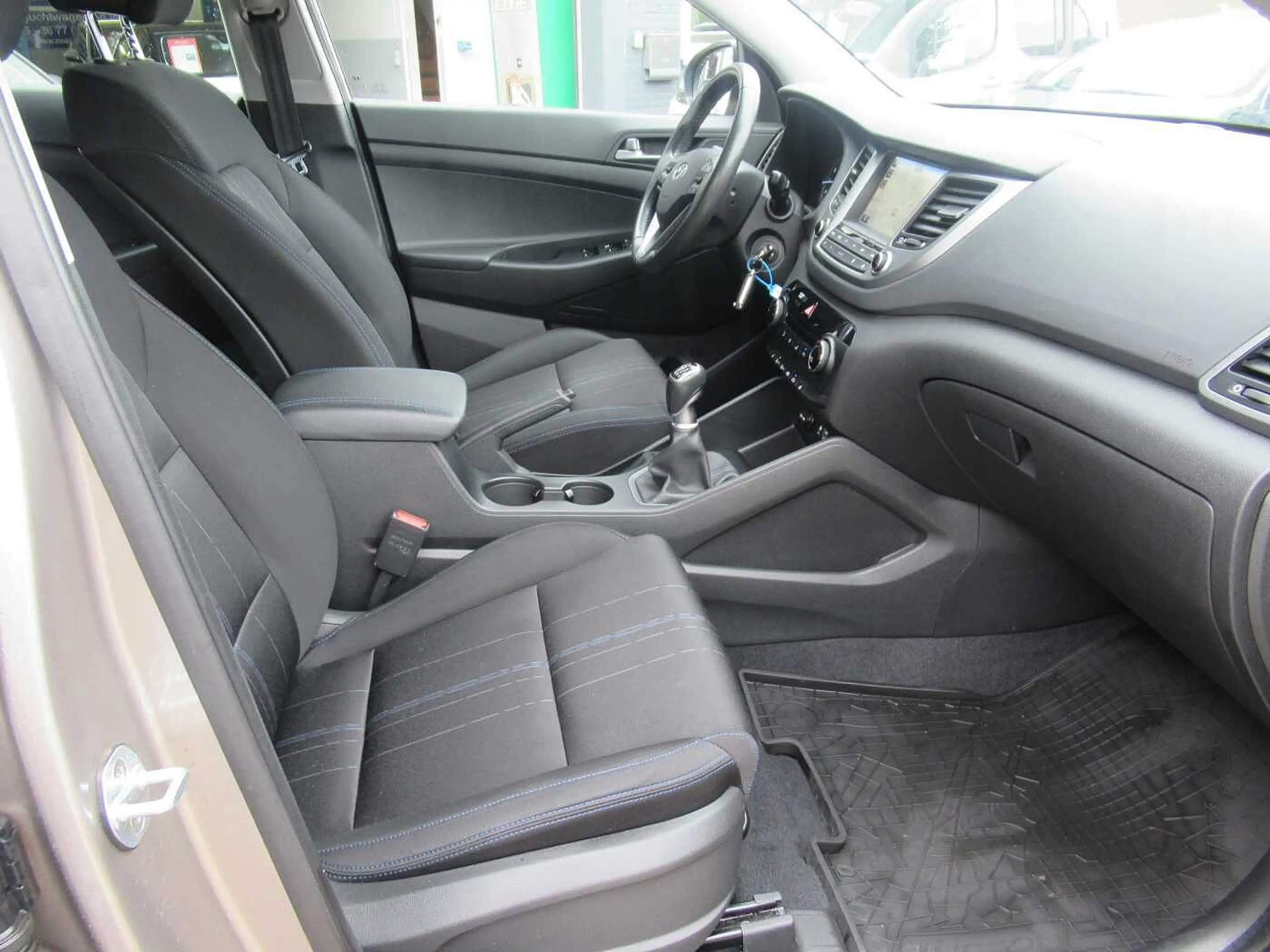 Hyundai TUCSON 1.6 GDi Trend — photo 12