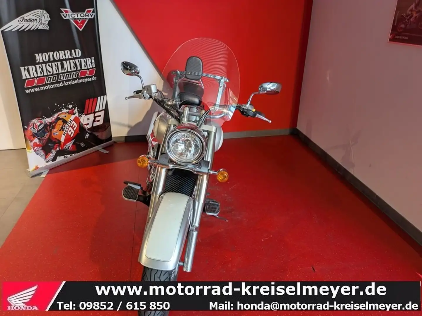 Suzuki VL 800 Top gepflegter Zustand mit Zubehör! / A2 Drossel! Silber - 2