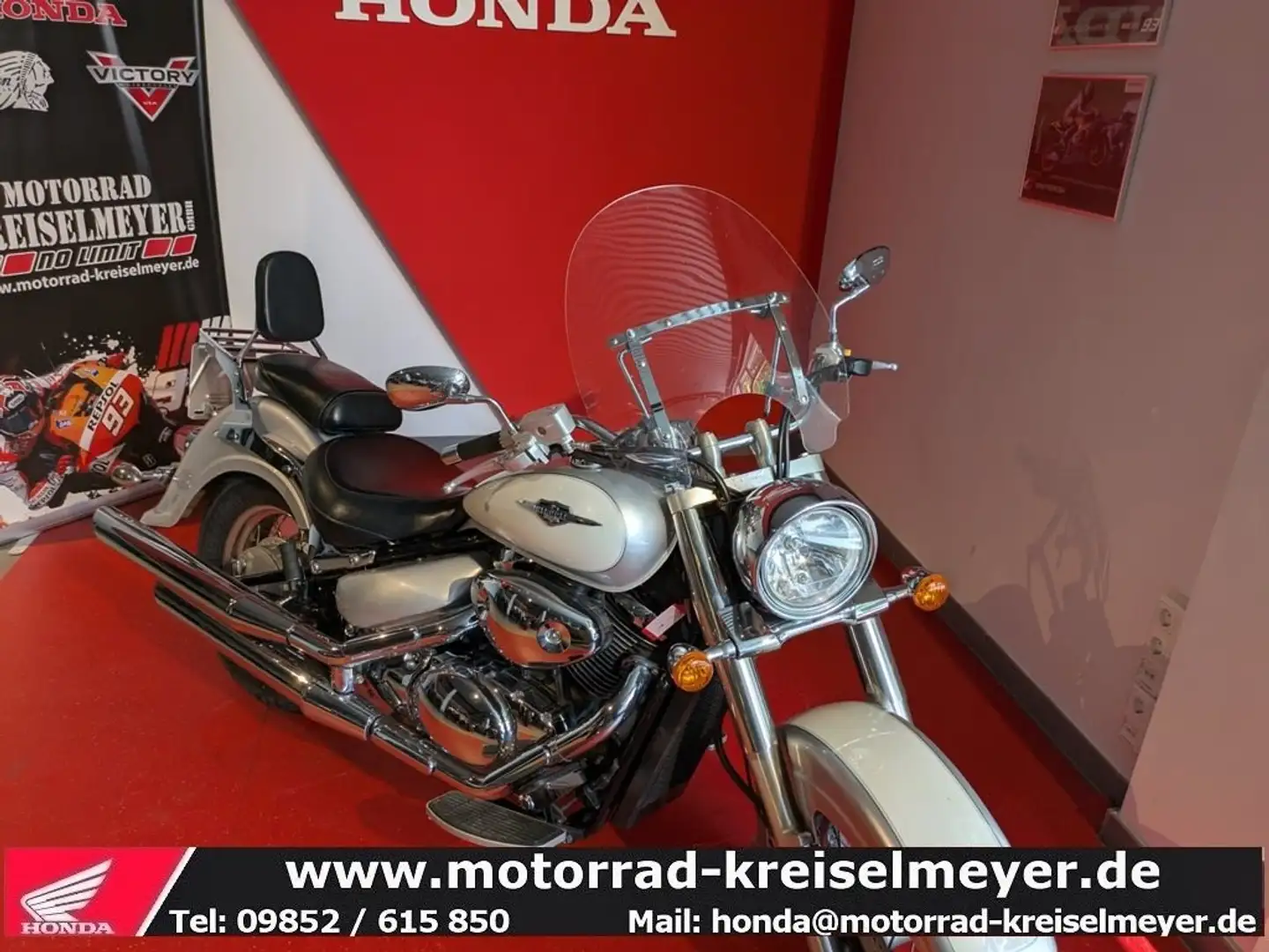 Suzuki VL 800 Top gepflegter Zustand mit Zubehör! / A2 Drossel! Silber - 1