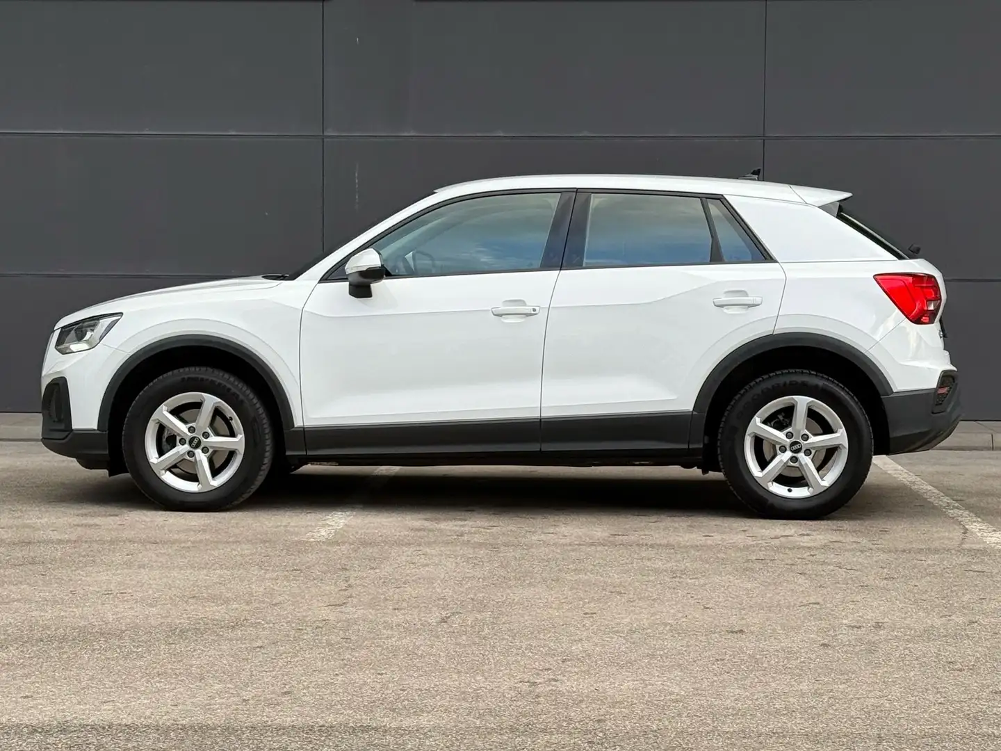 Audi Q2 30 TFSI Weiß - 2