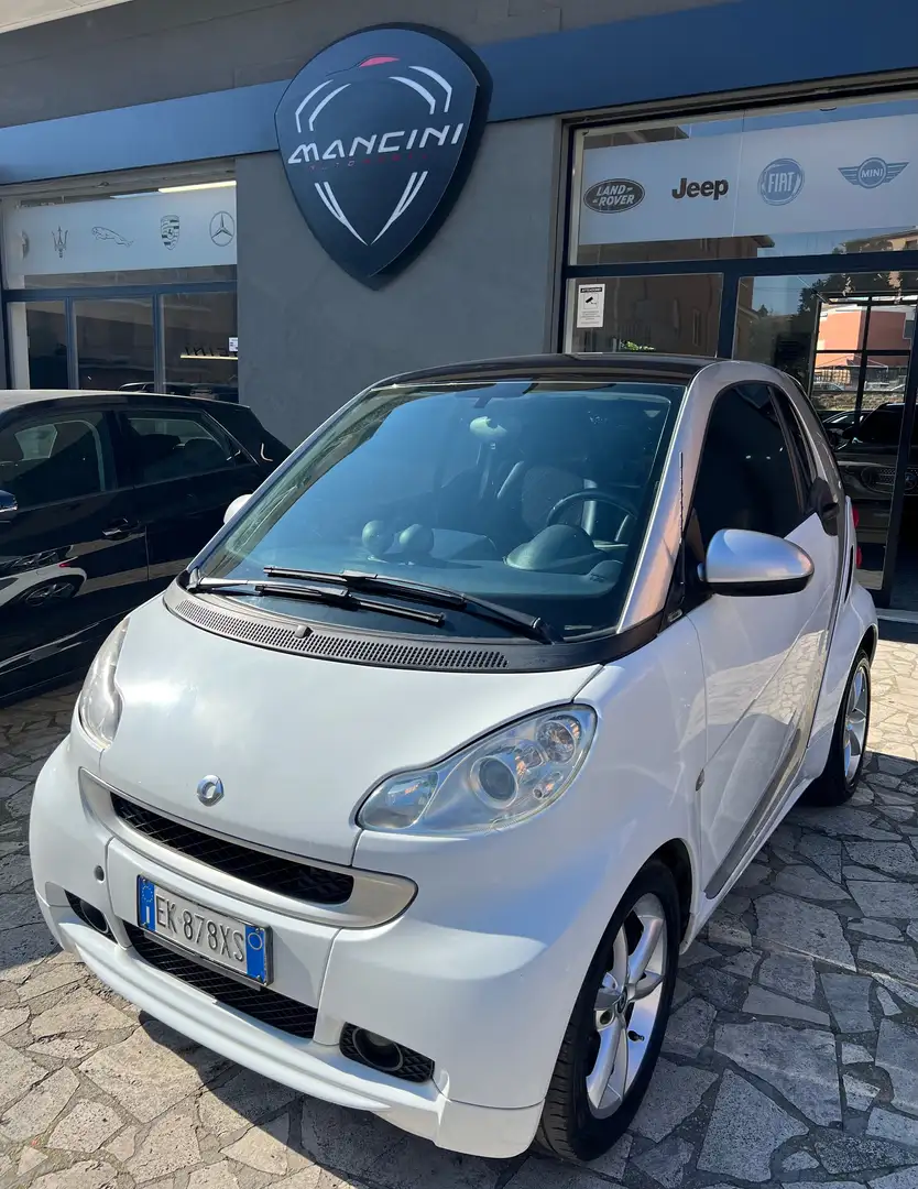 smart forTwo Fortwo 1.0 mhd Passion 71cv FL Bílá - 1