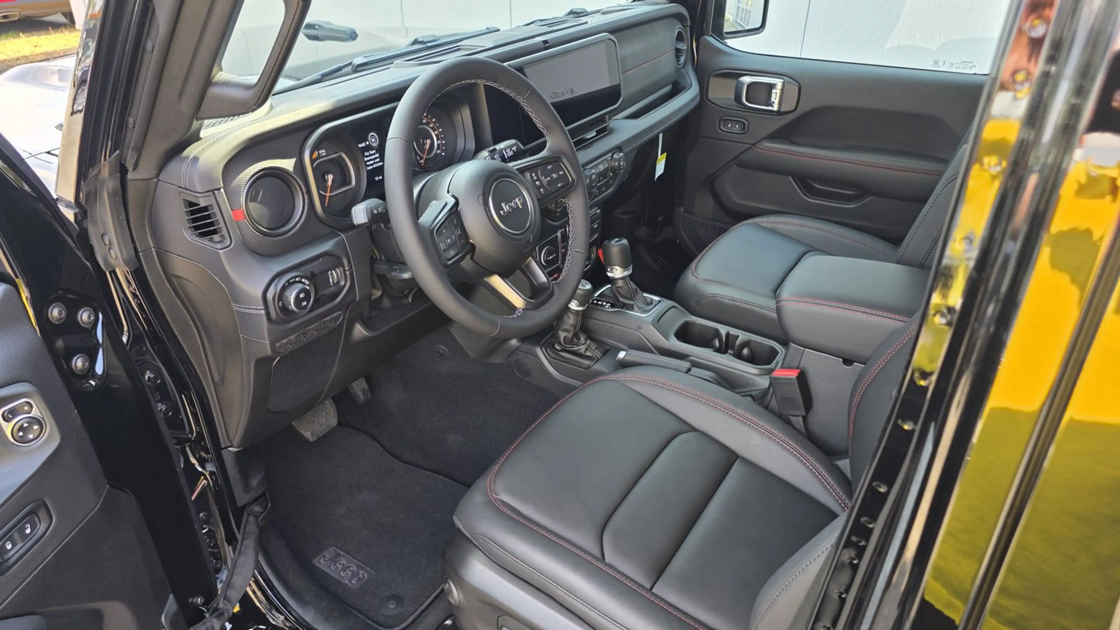 Jeep Wrangler Rubicon X 3,6 V6 - WARN-Winch — photo 9