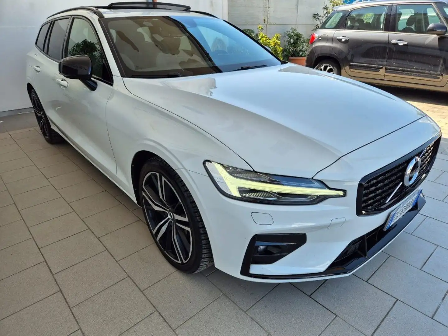 Volvo V60 B4 (d) Geartronic R-Design Blanco - 2