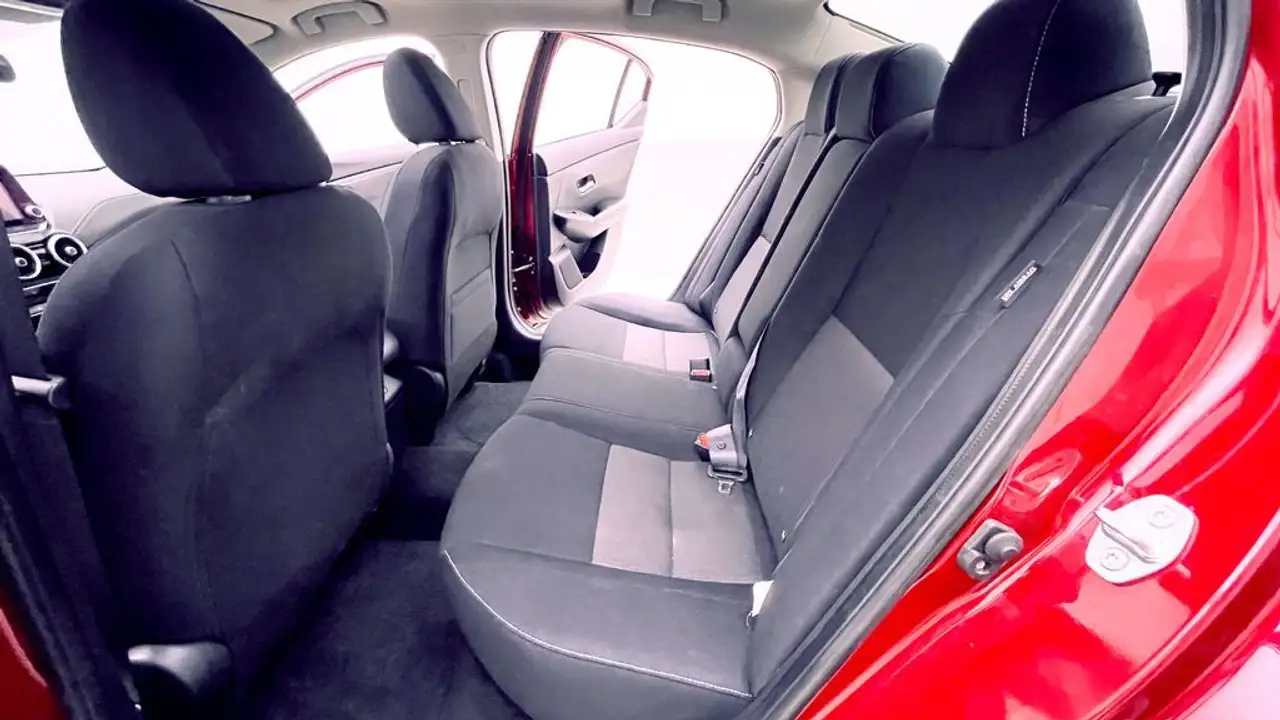 Nissan Sentra снимка Nissan Sentra