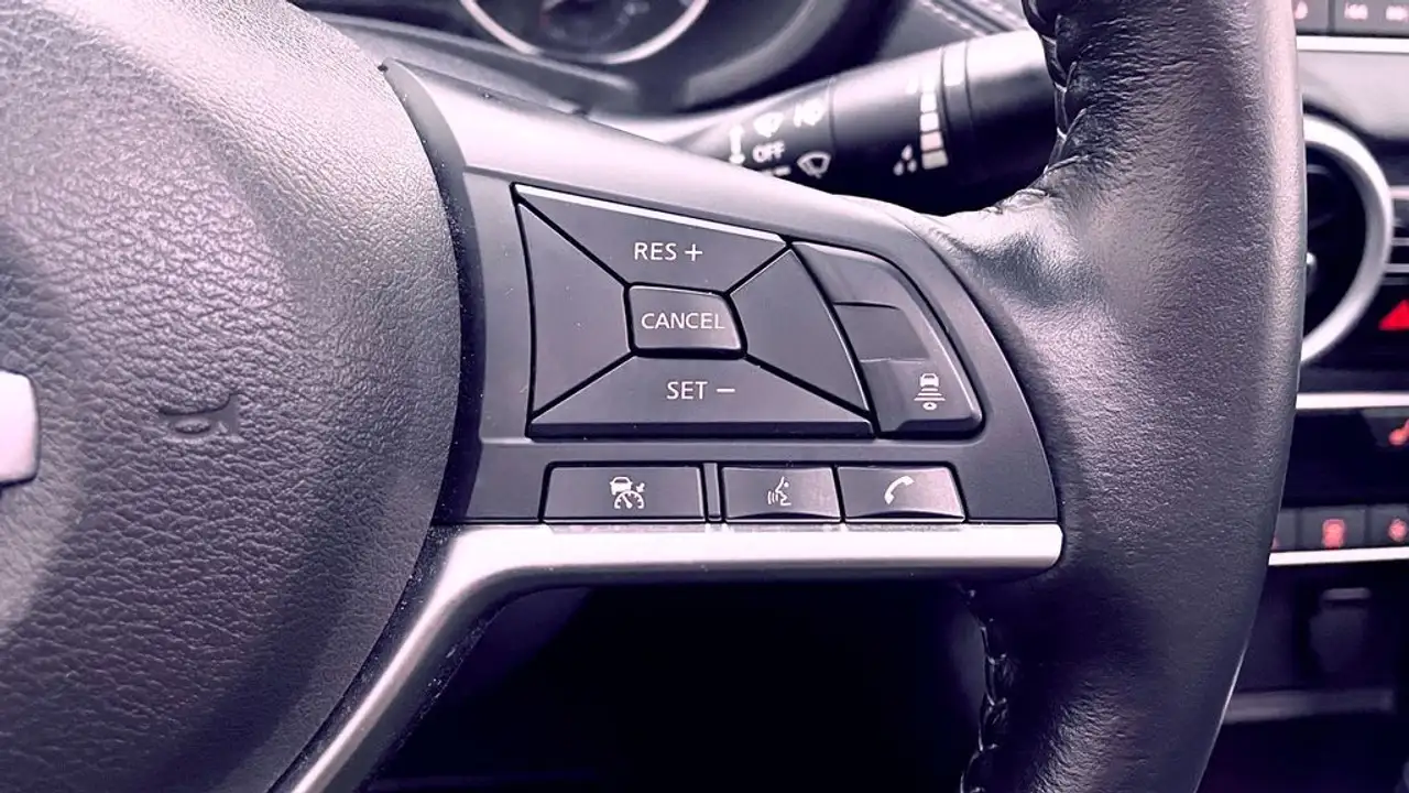 Nissan Sentra снимка Nissan Sentra