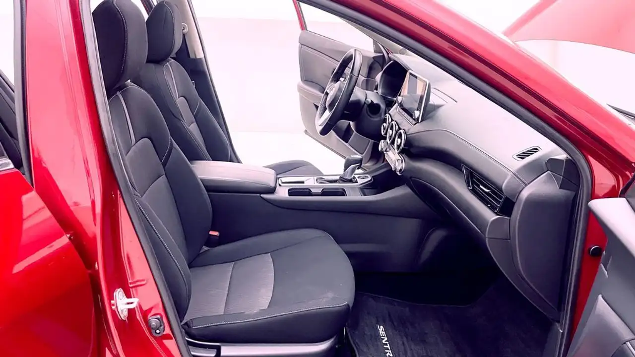 Nissan Sentra снимка Nissan Sentra