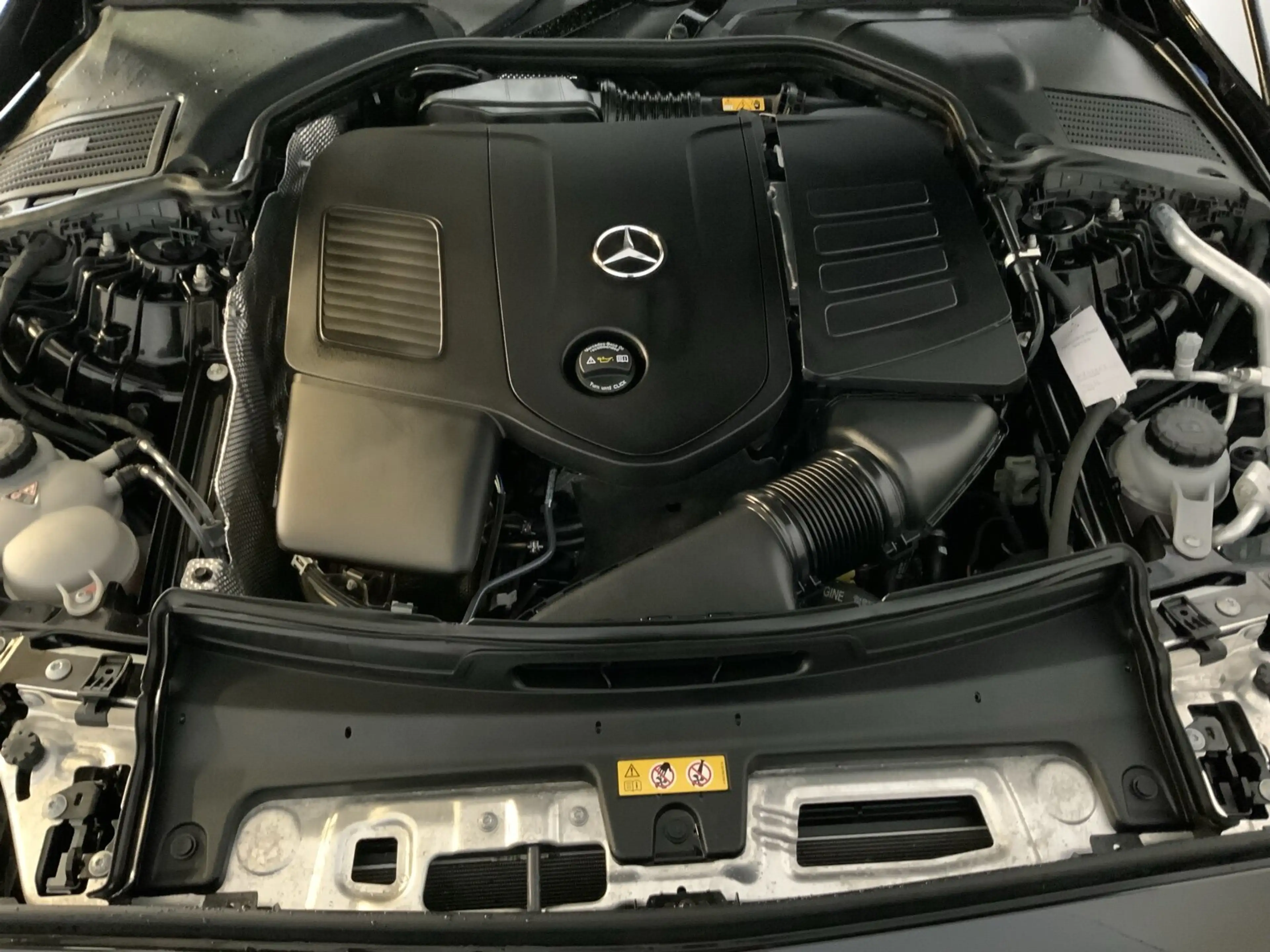 Mercedes-Benz C 400 C 400 e 4M AVANTGARDE Pano LED DISTRO 360° Burm — photo 13