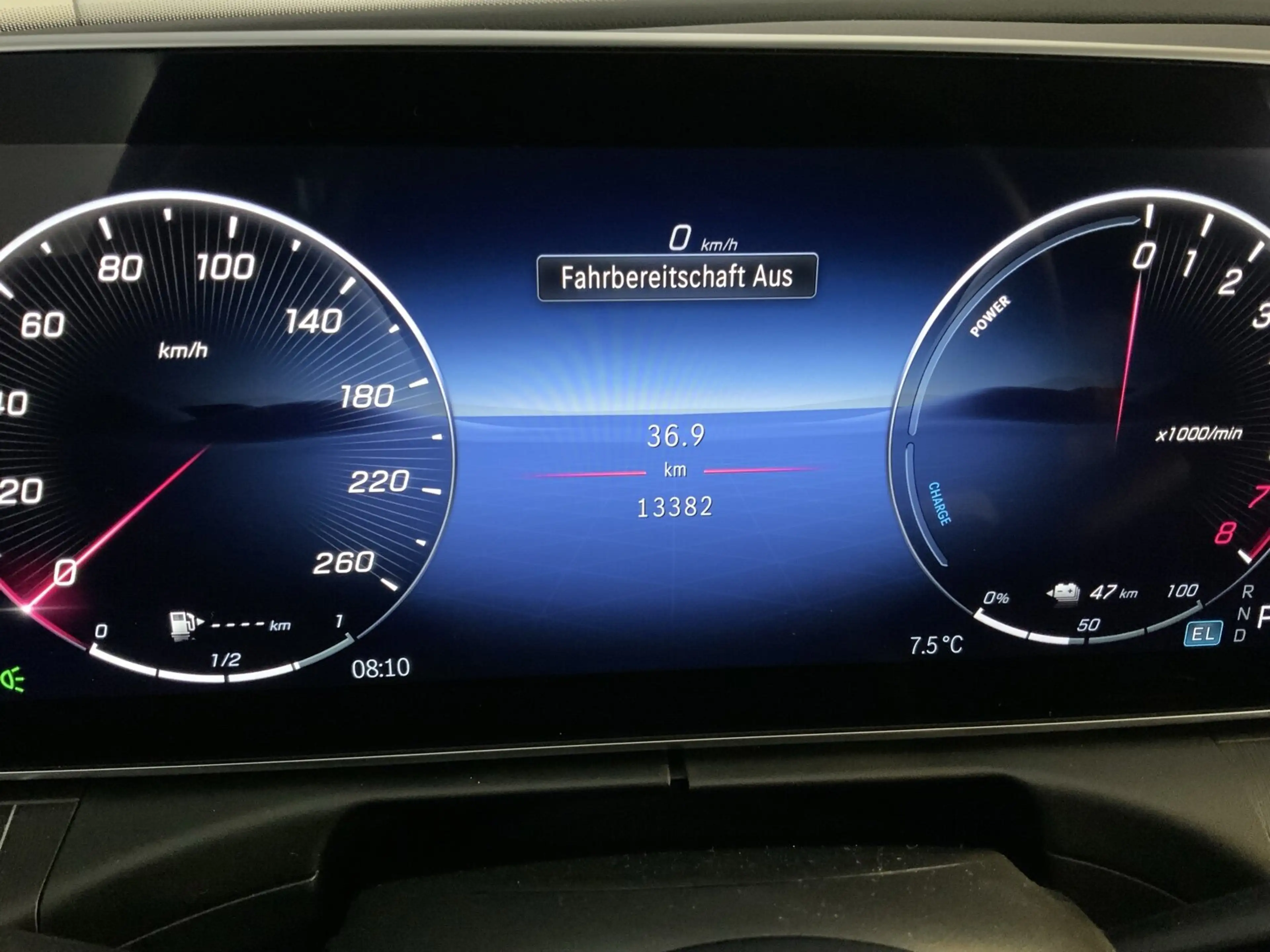 Mercedes-Benz C 400 C 400 e 4M AVANTGARDE Pano LED DISTRO 360° Burm — photo 11