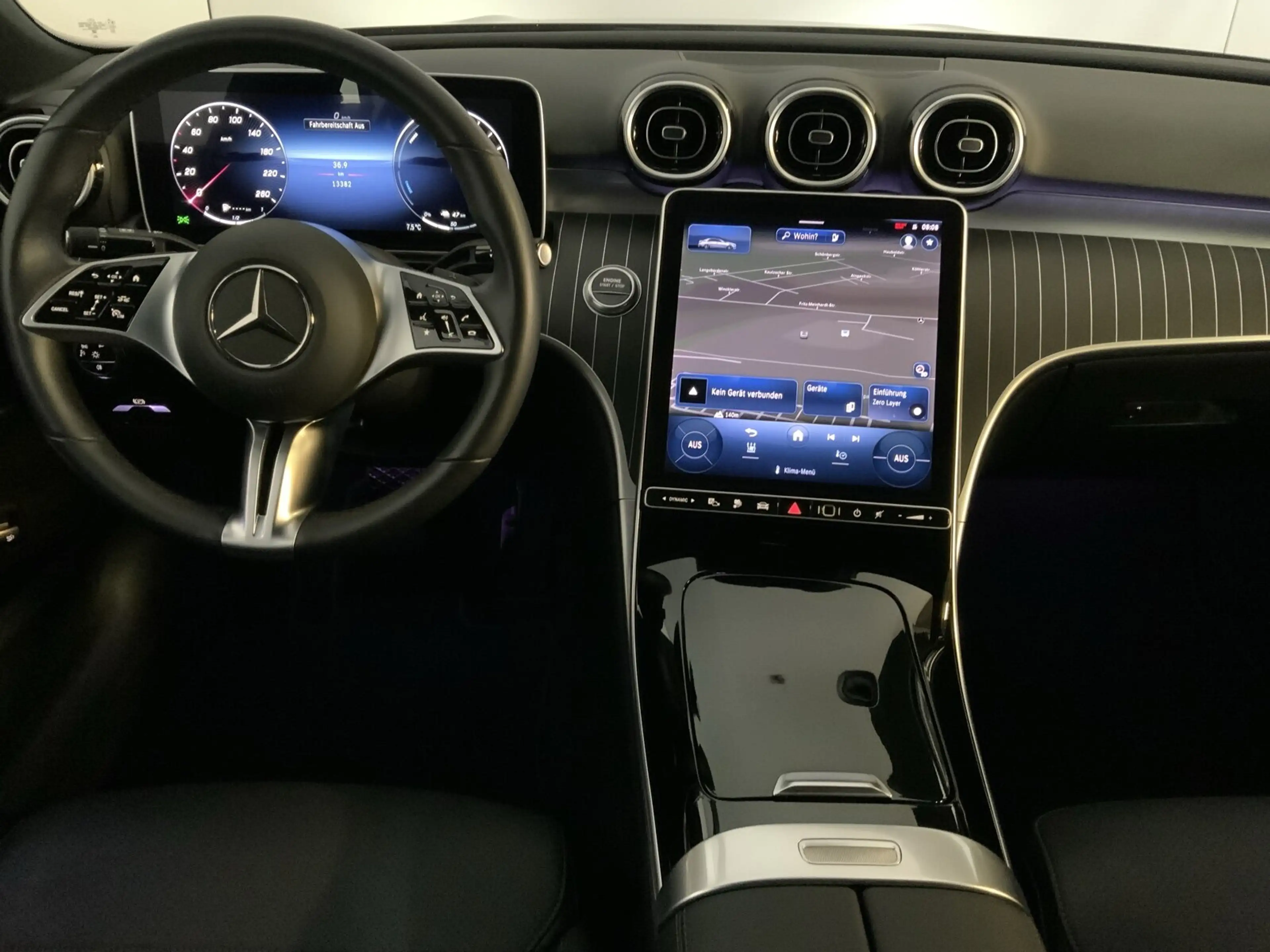 Mercedes-Benz C 400 C 400 e 4M AVANTGARDE Pano LED DISTRO 360° Burm — photo 9