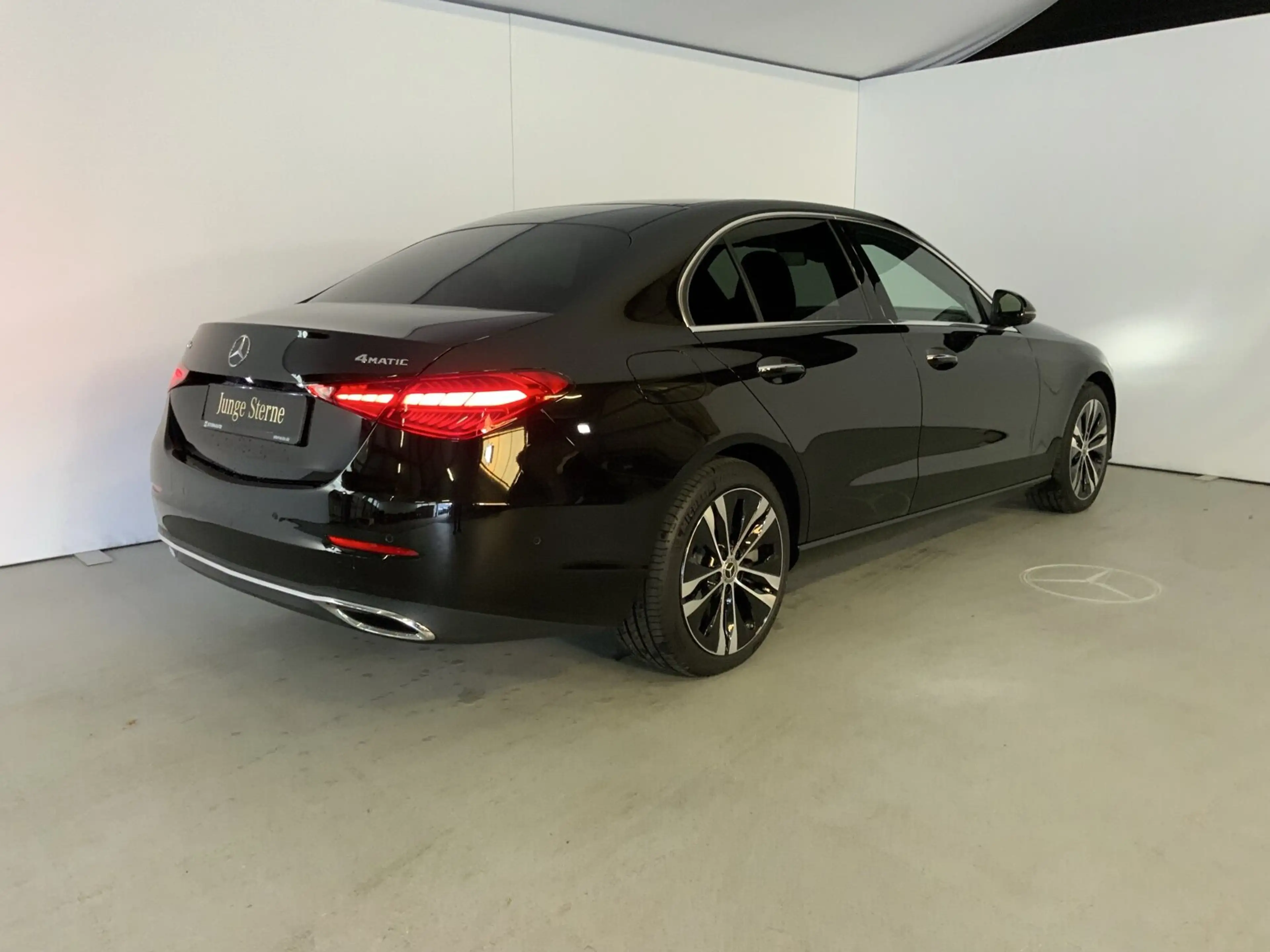 Mercedes-Benz C 400 C 400 e 4M AVANTGARDE Pano LED DISTRO 360° Burm — photo 5
