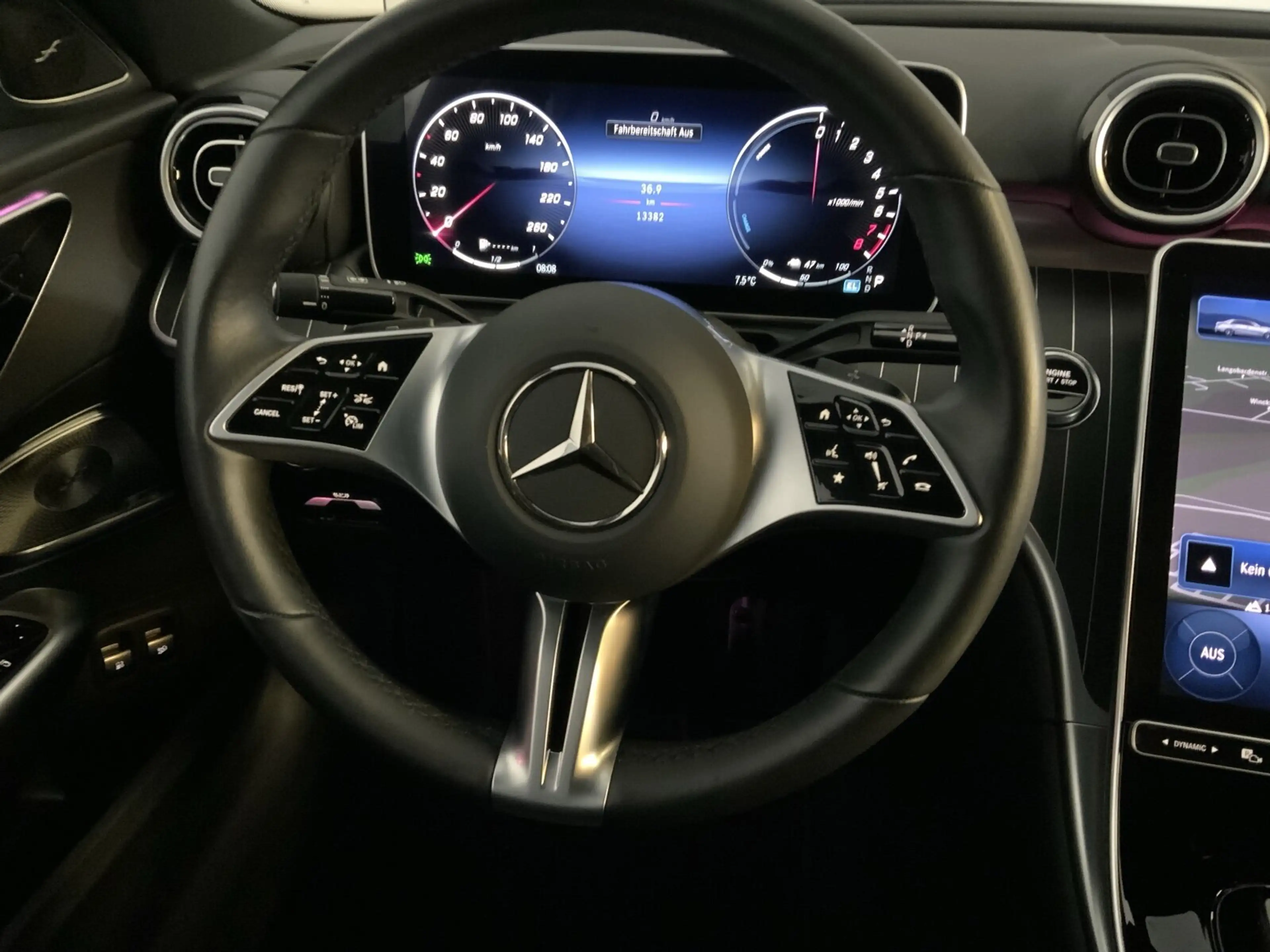 Mercedes-Benz C 400 C 400 e 4M AVANTGARDE Pano LED DISTRO 360° Burm — photo 10