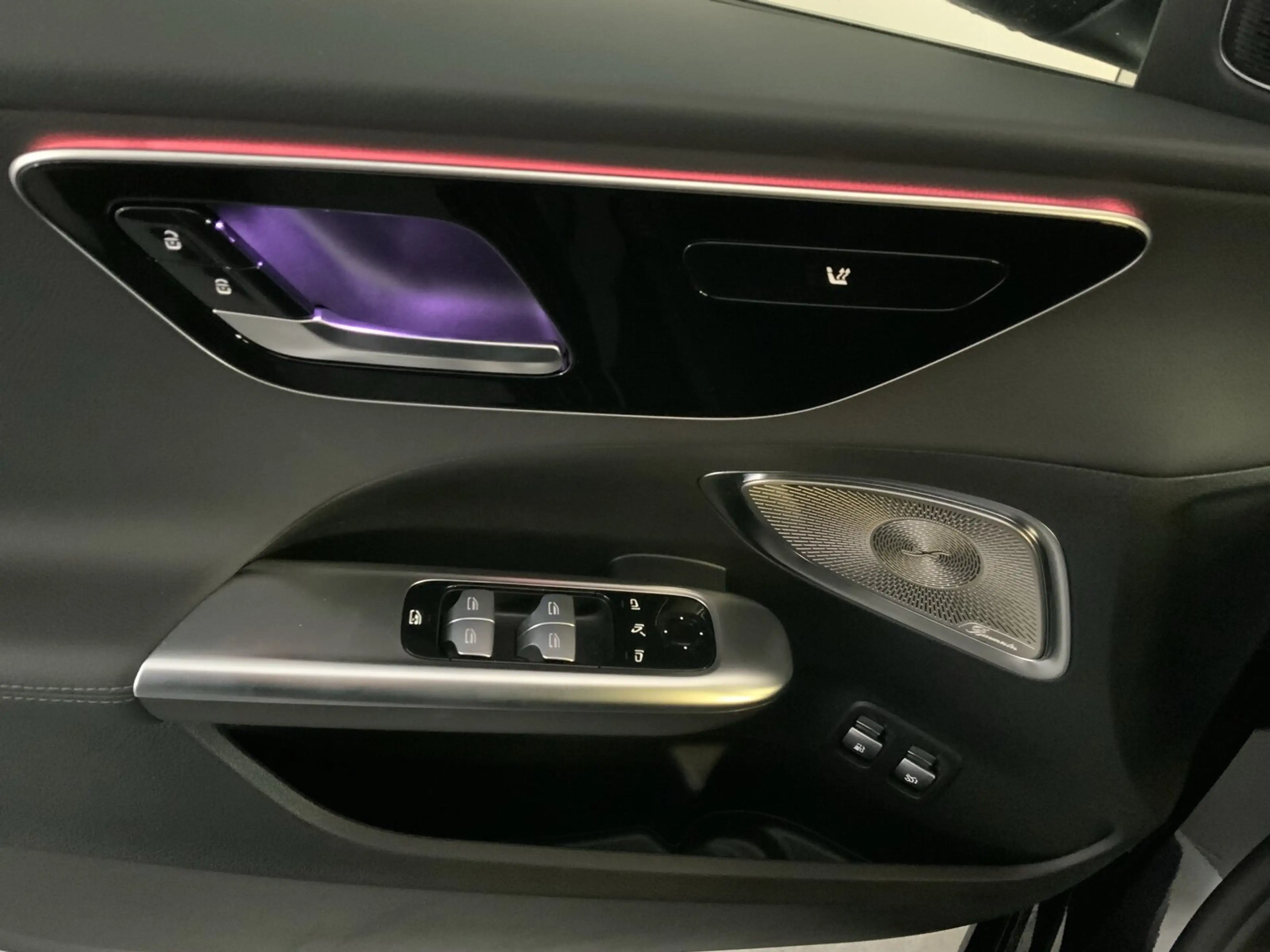 Mercedes-Benz C 400 C 400 e 4M AVANTGARDE Pano LED DISTRO 360° Burm — photo 12