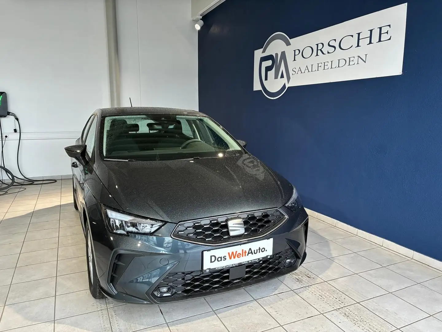 SEAT Ibiza Reference Edition 1.0 80PS Grau - 1