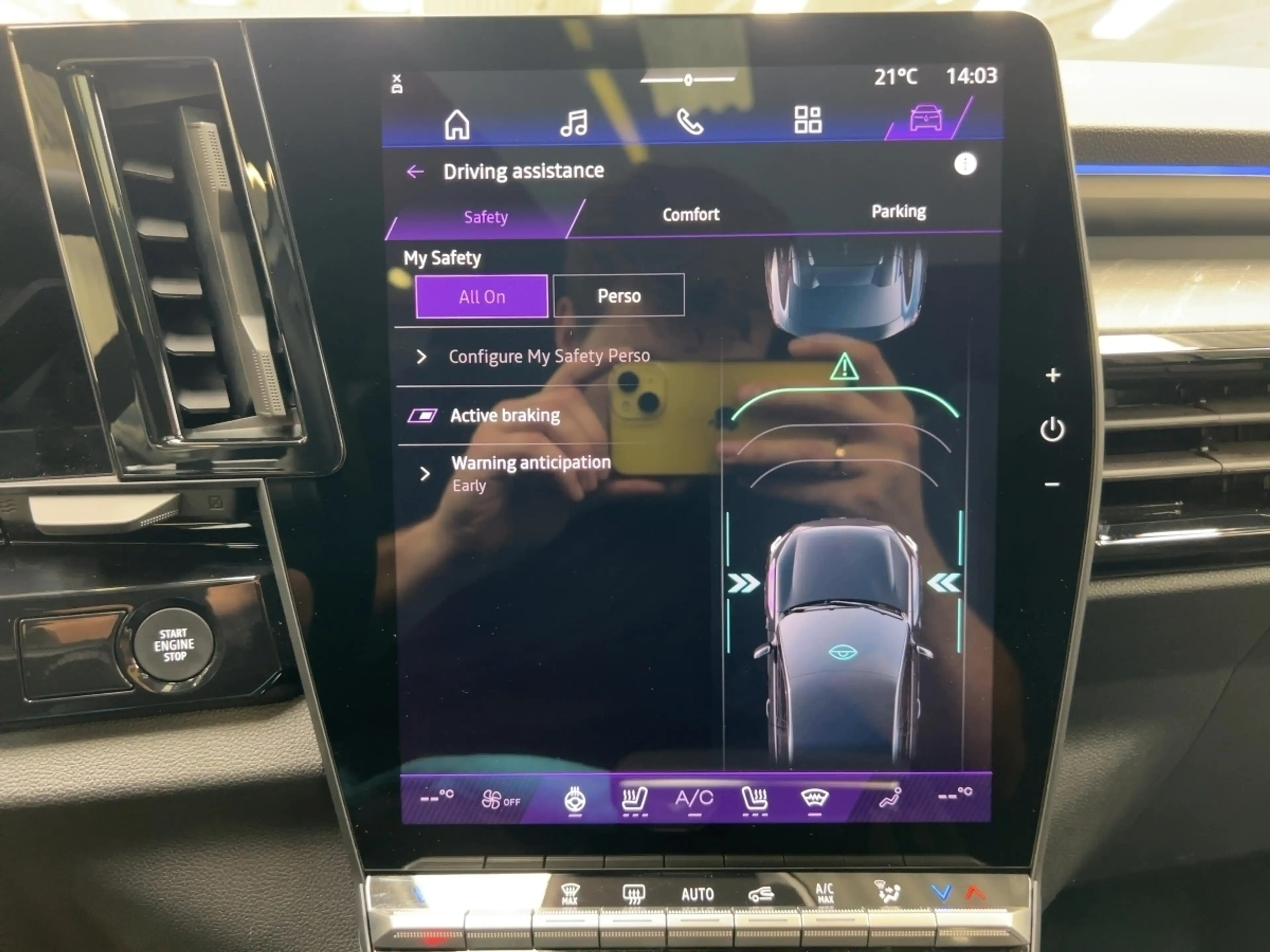 Renault Rafale Esprit Alpine Plug-in Hybrid 300 4x4 Panorama — photo 13
