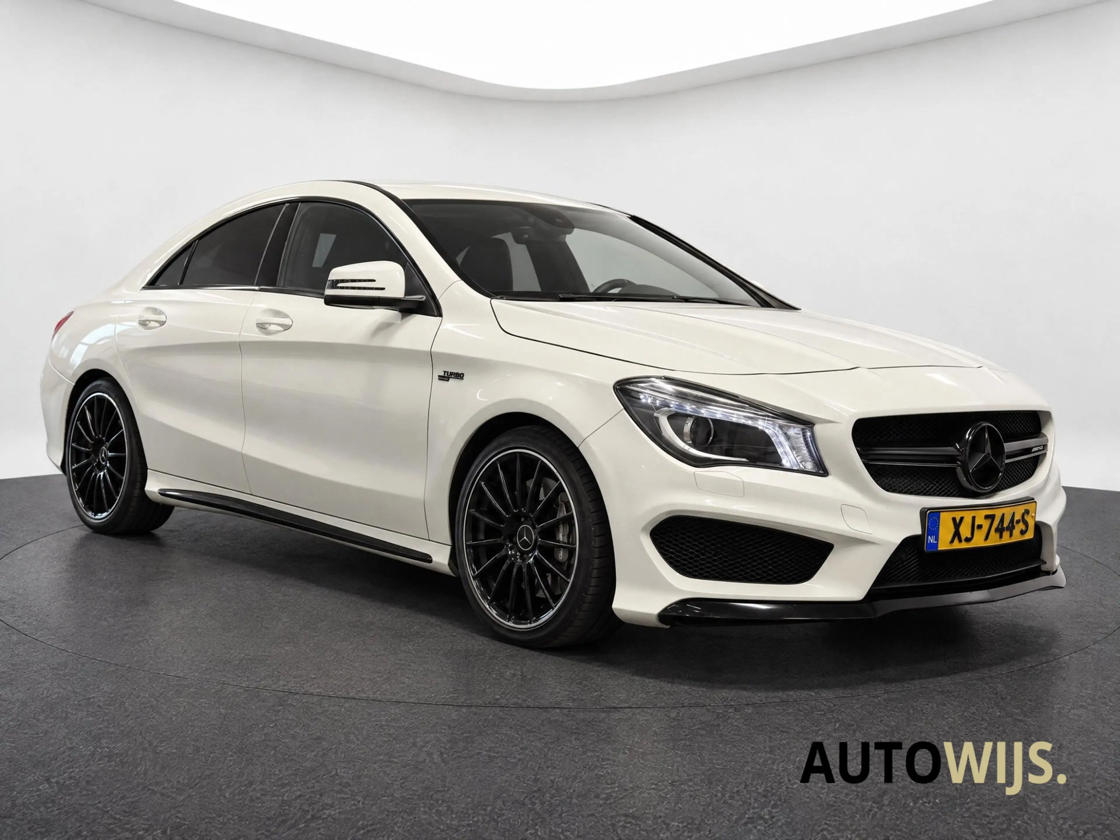 Mercedes-Benz CLA 45 AMG 4MATIC|381PK|ALCANTARA|CAMERA|STOELVERW|NETJES! — photo 12