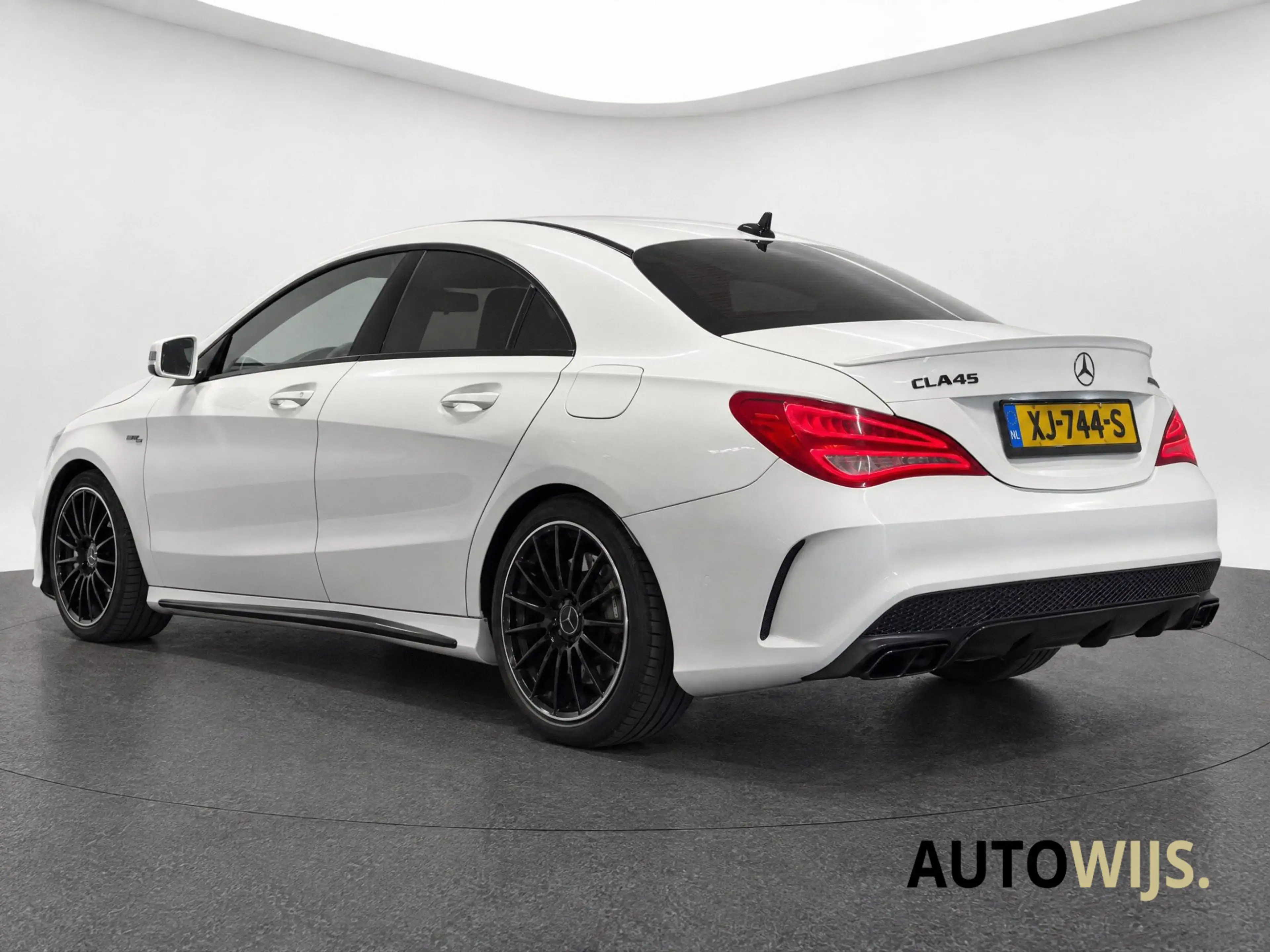 Mercedes-Benz CLA 45 AMG 4MATIC|381PK|ALCANTARA|CAMERA|STOELVERW|NETJES! — photo 10