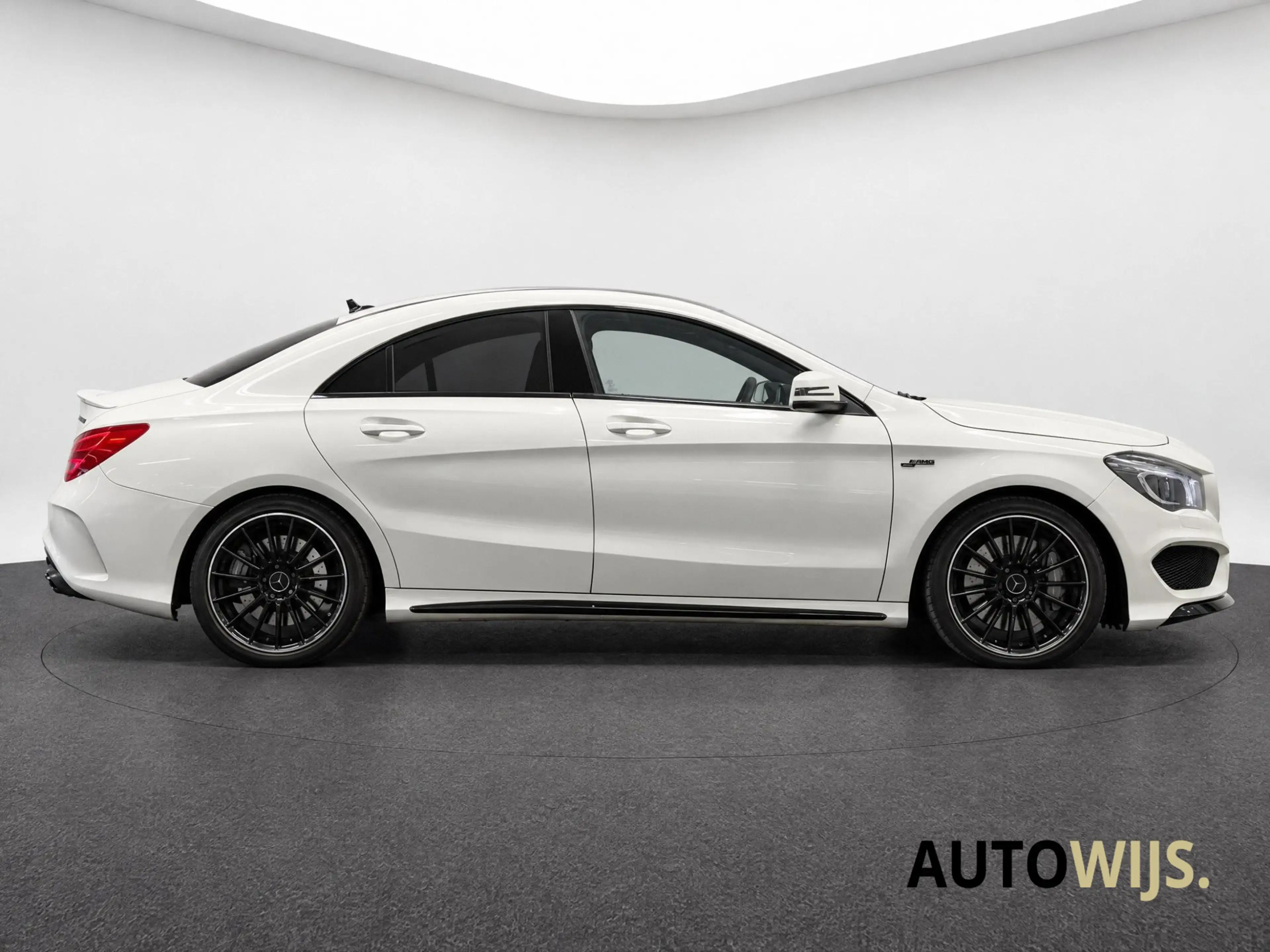 Mercedes-Benz CLA 45 AMG 4MATIC|381PK|ALCANTARA|CAMERA|STOELVERW|NETJES! — photo 13