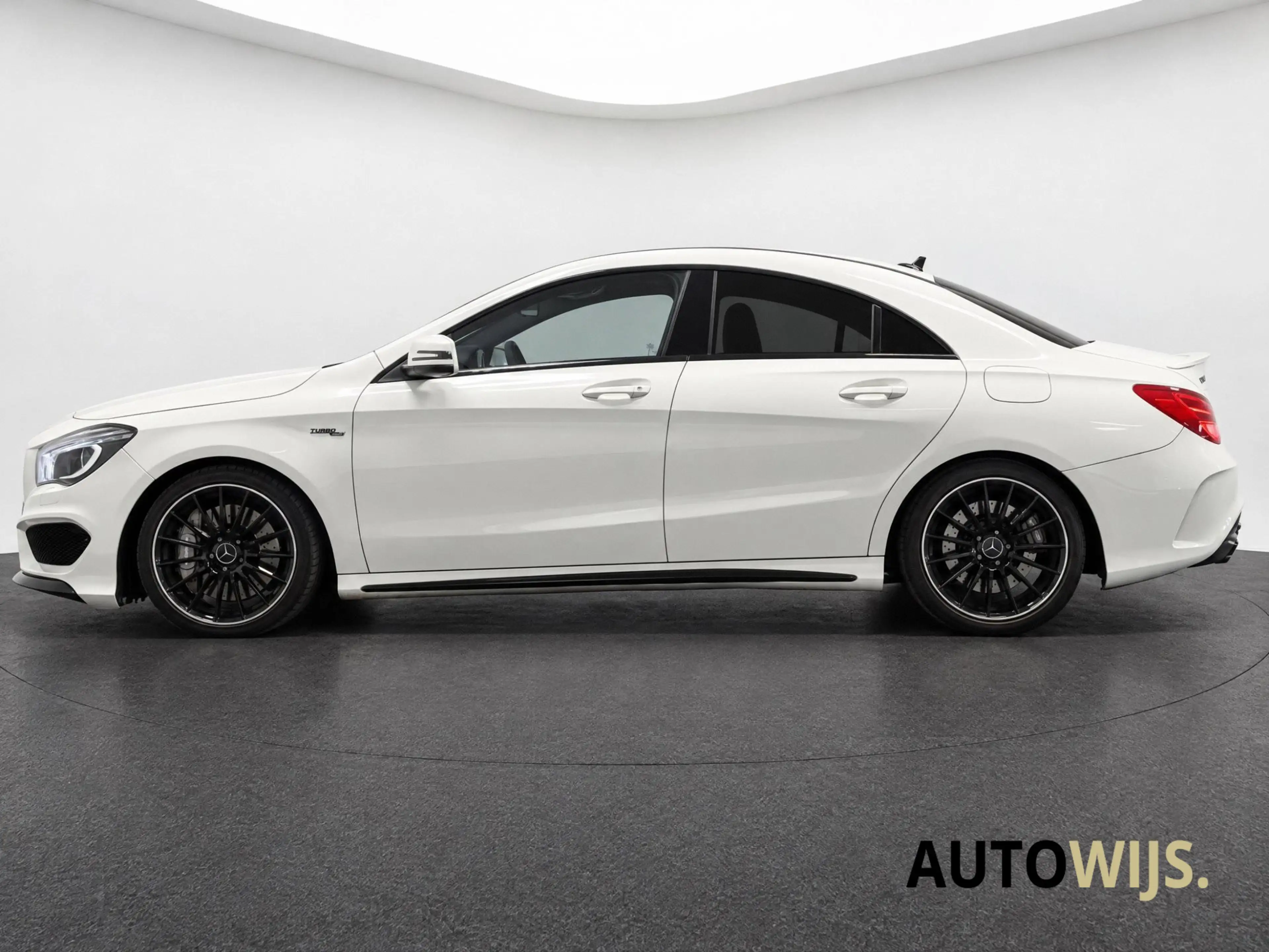 Mercedes-Benz CLA 45 AMG 4MATIC|381PK|ALCANTARA|CAMERA|STOELVERW|NETJES! — photo 4