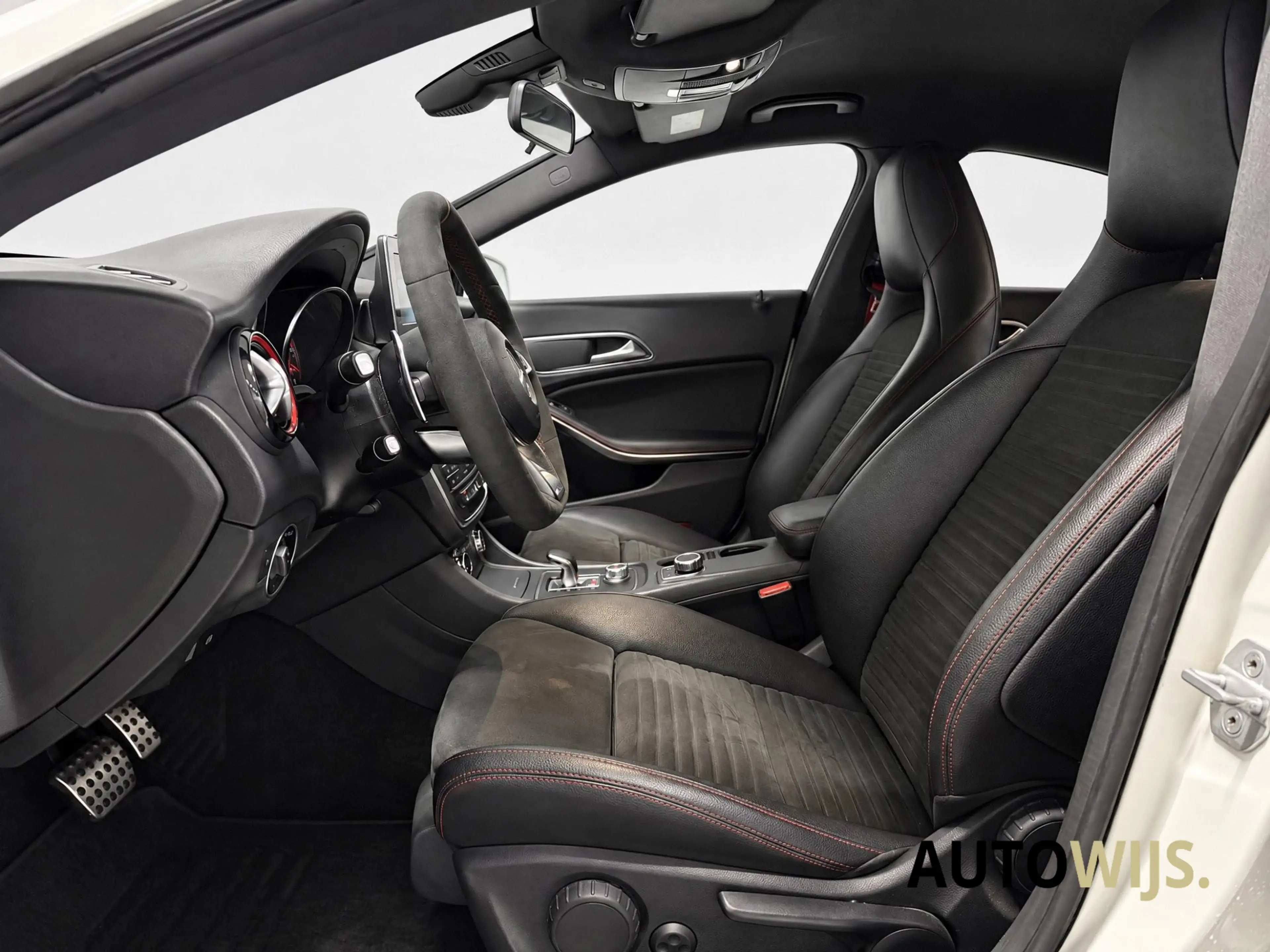 Mercedes-Benz CLA 45 AMG 4MATIC|381PK|ALCANTARA|CAMERA|STOELVERW|NETJES! — photo 7