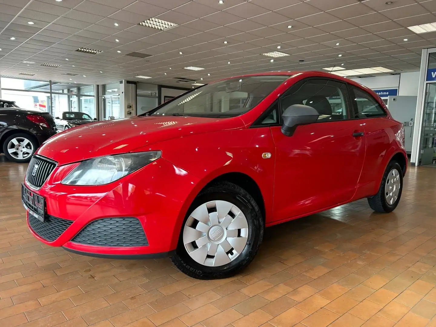 SEAT Ibiza SC Reference Rouge - 1