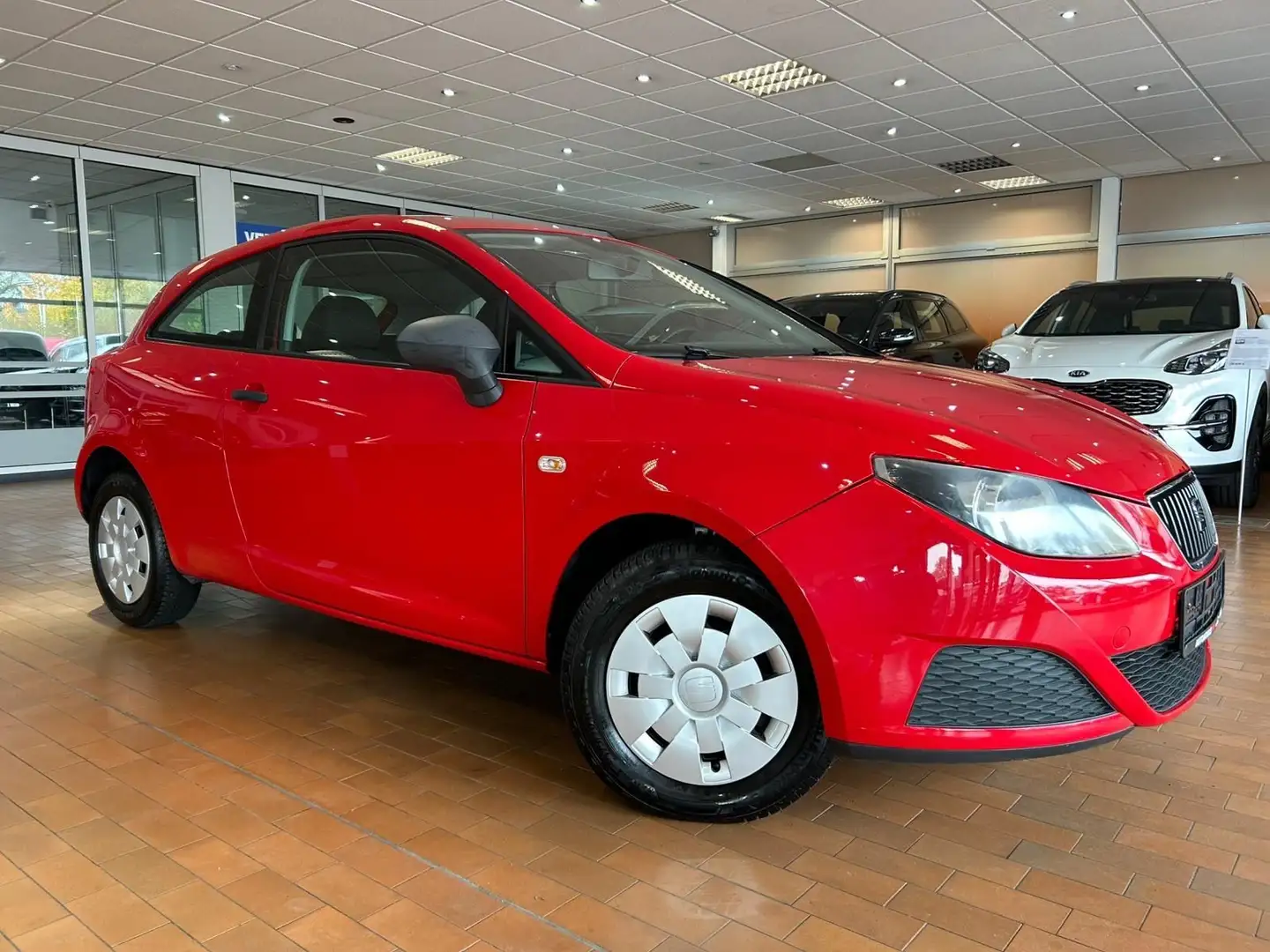 SEAT Ibiza SC Reference Rouge - 2