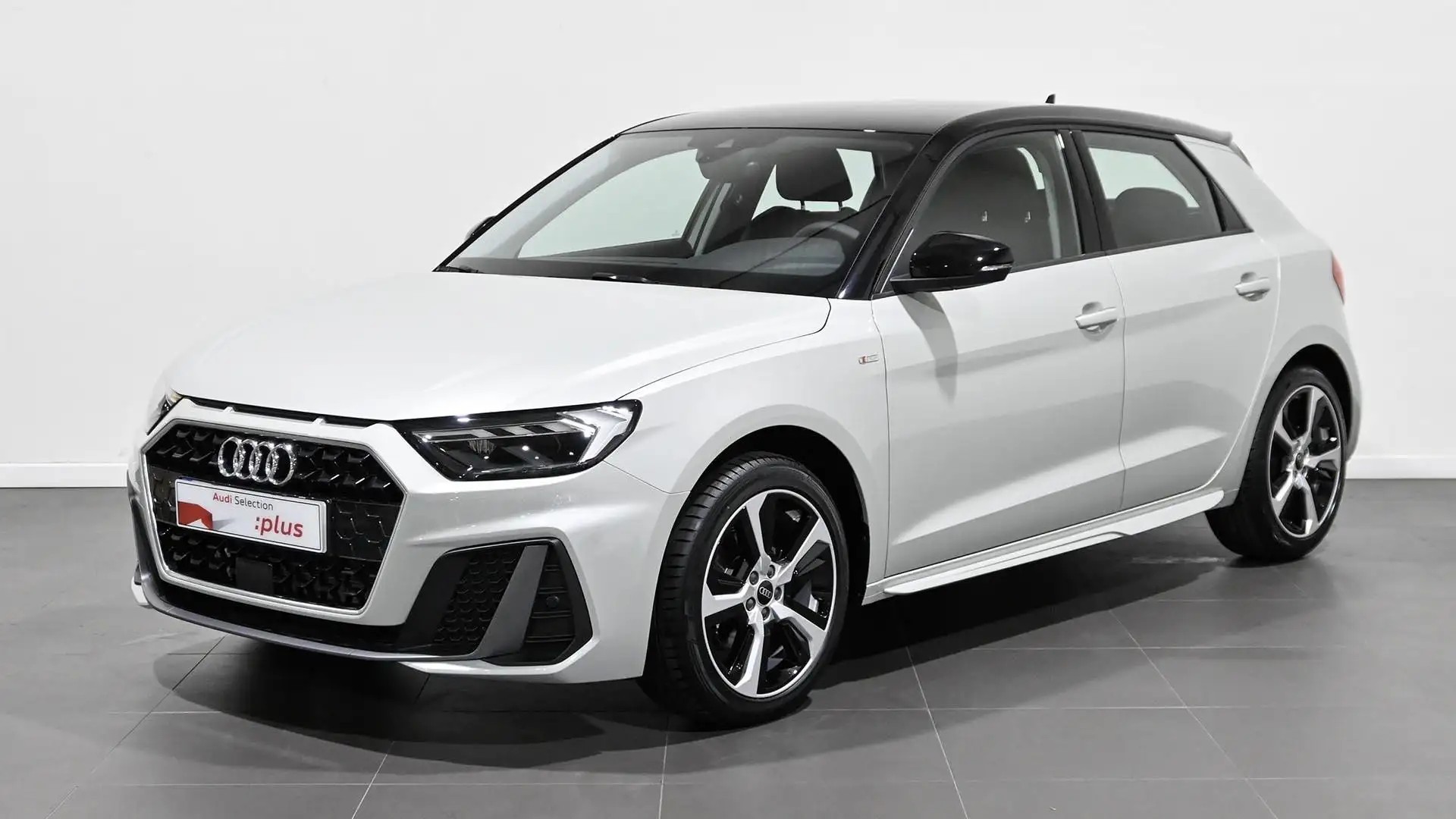 Audi A1 Sportback 30 TFSI Adrenalin Silber - 1