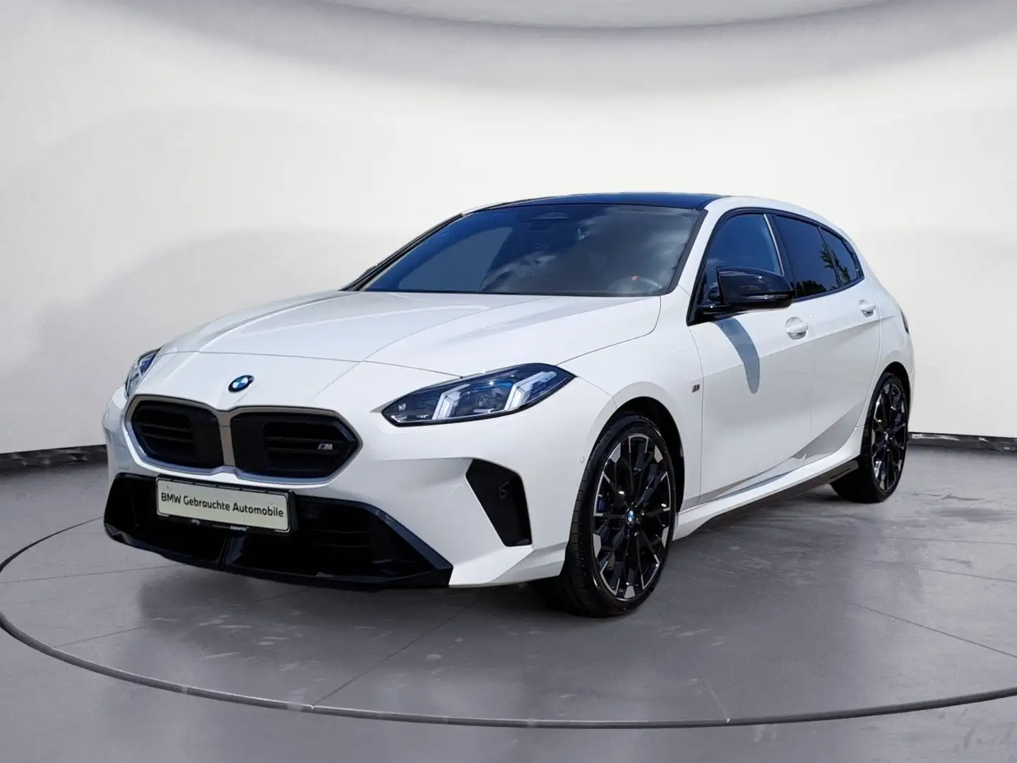 BMW 135 xDrive Navi Hifi LM 19' Harman Kardon Weiß - 2