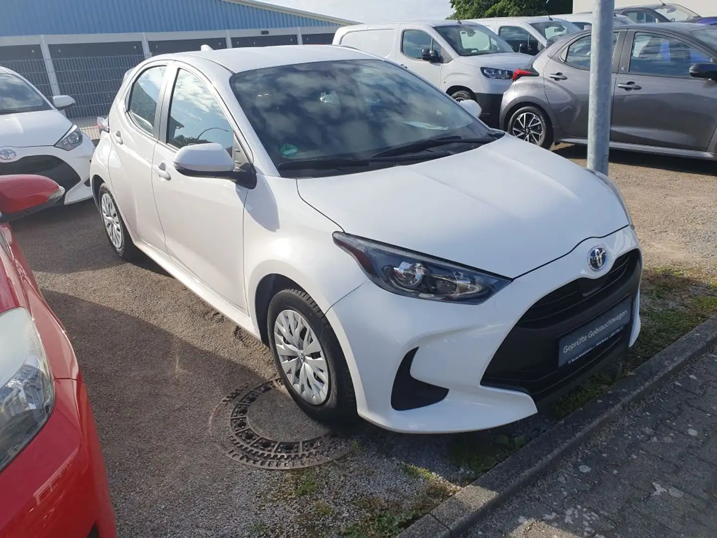 Toyota Yaris Hybrid 1.5 VVT-i Comfort Weiß - 2