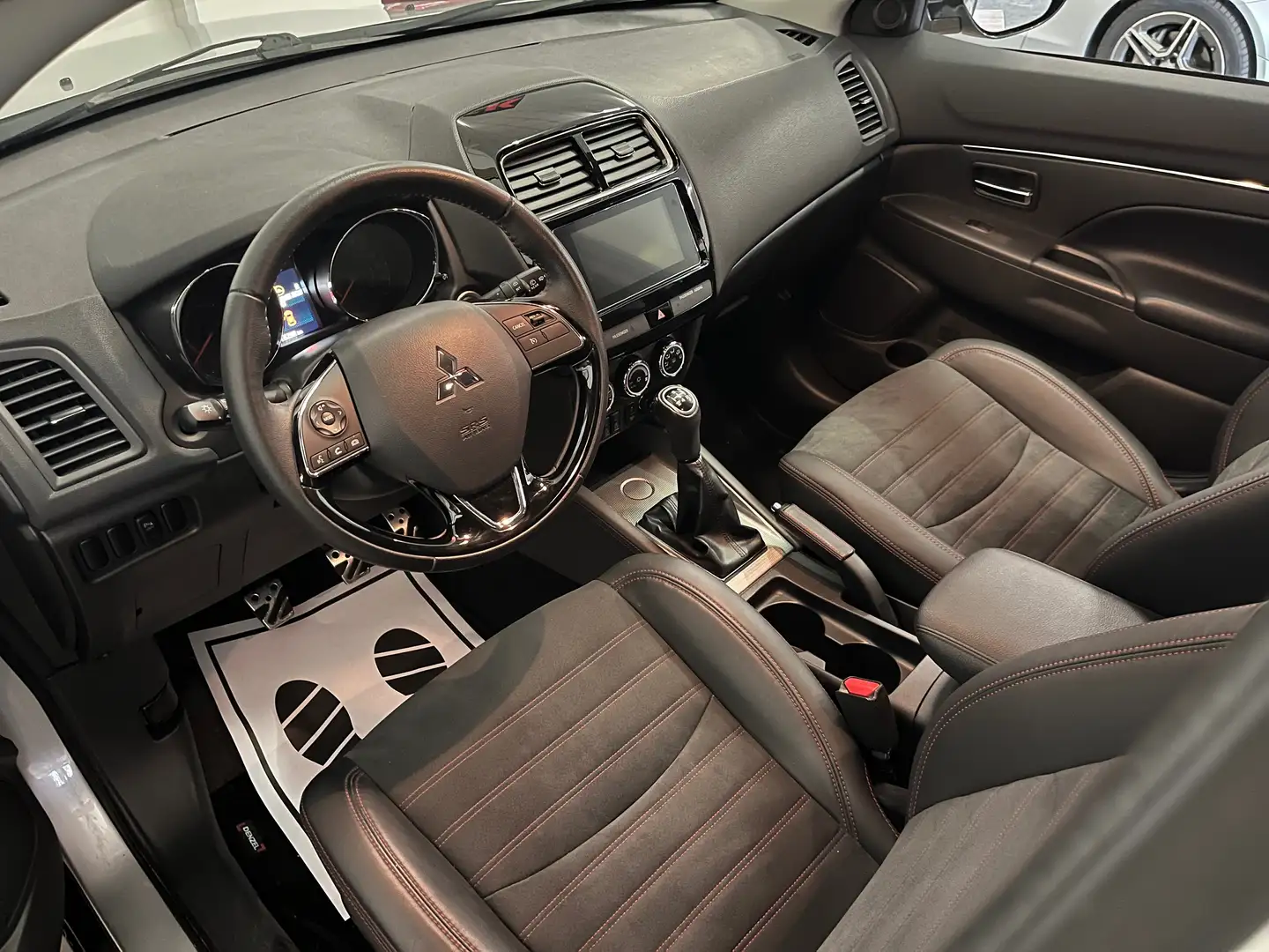 Mitsubishi ASX ASX 1,6 MIVEC Intense Blackline Intense Blackline Grau - 2