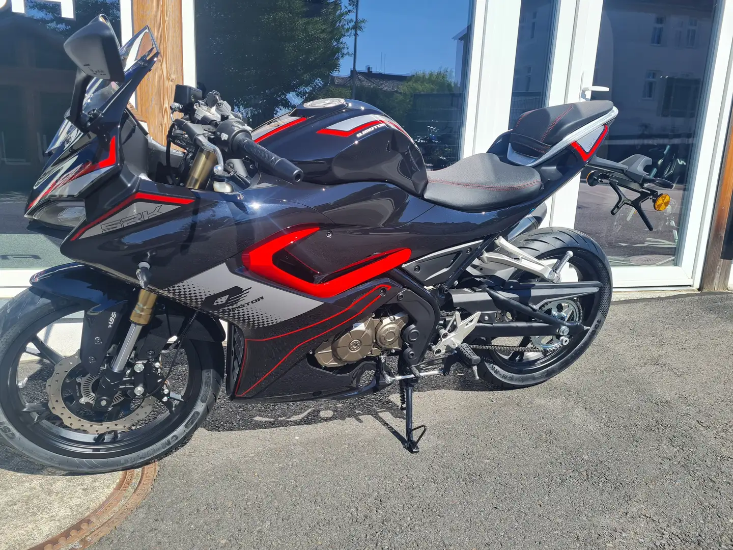 QJ Motor SRK125R Schwarz - 2