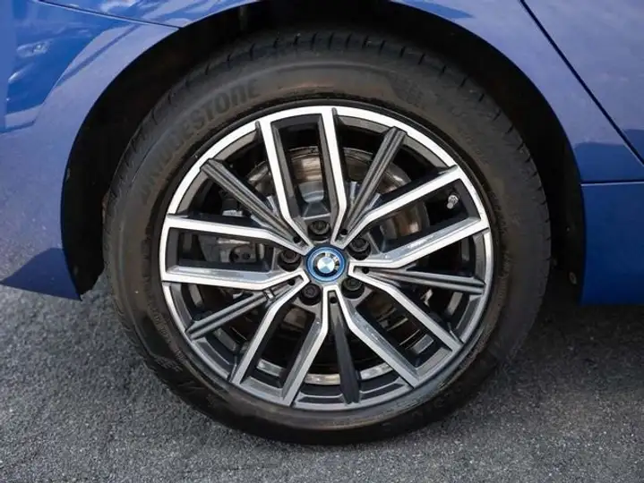 BMW Serie 2 2022, foto 8
