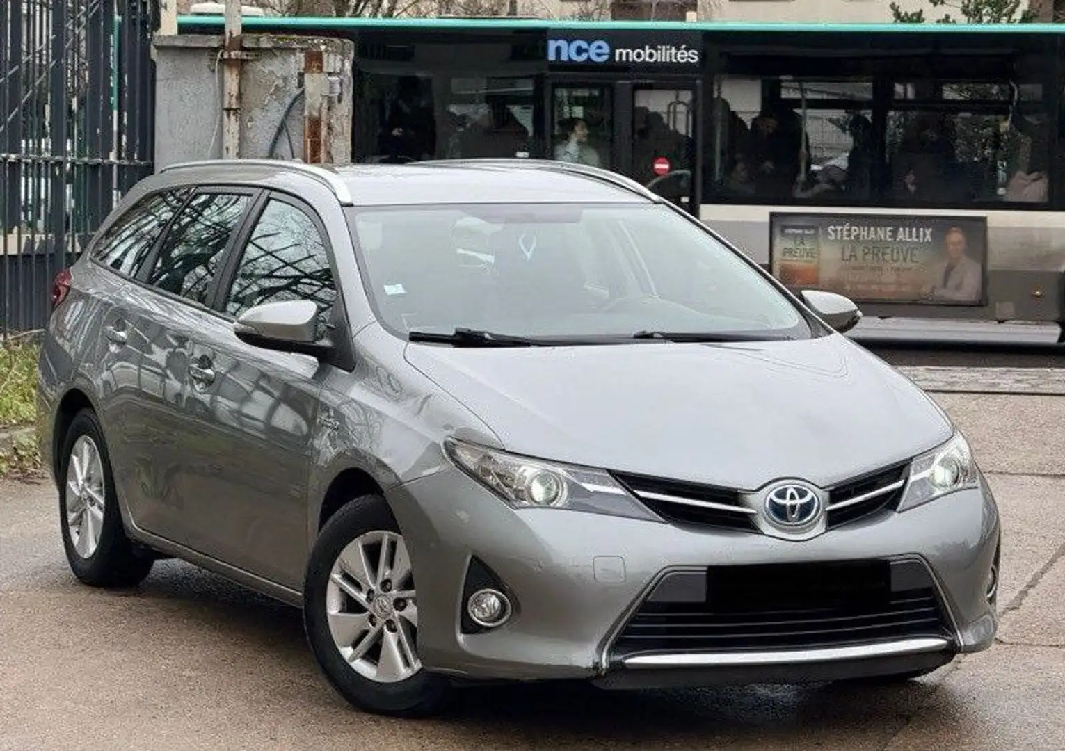Toyota Auris Sport Hybride GAGE Gris - 2