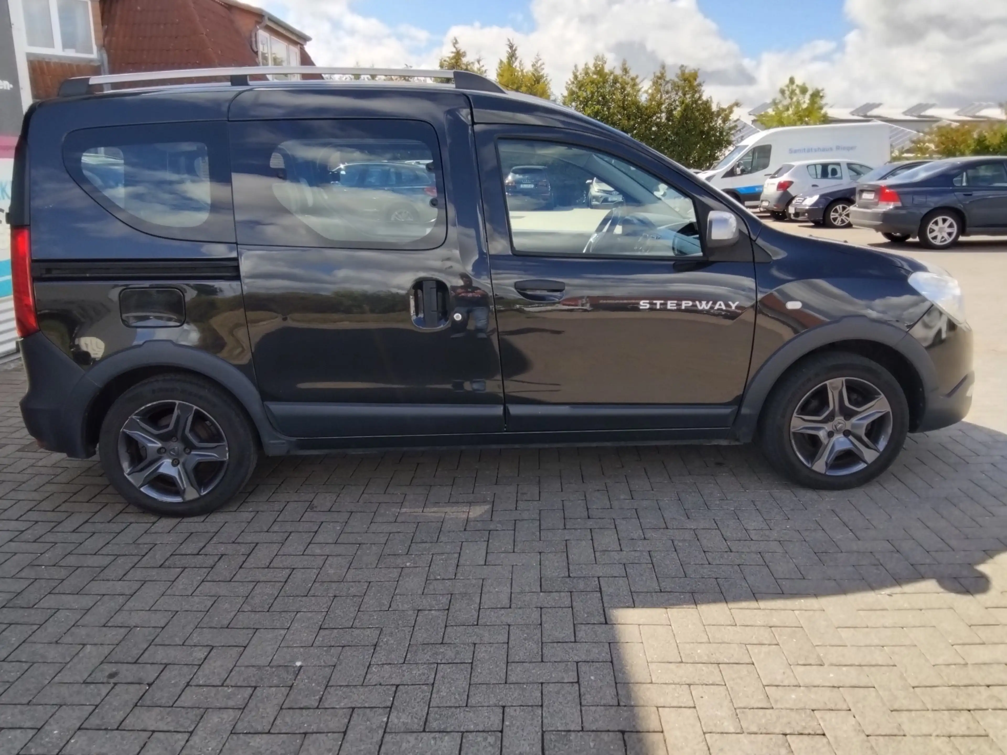 Dacia Dokker 1.2 115 Stepway Celebration/SHZG/AHK/NAVI/Tempom./RFK — photo 4