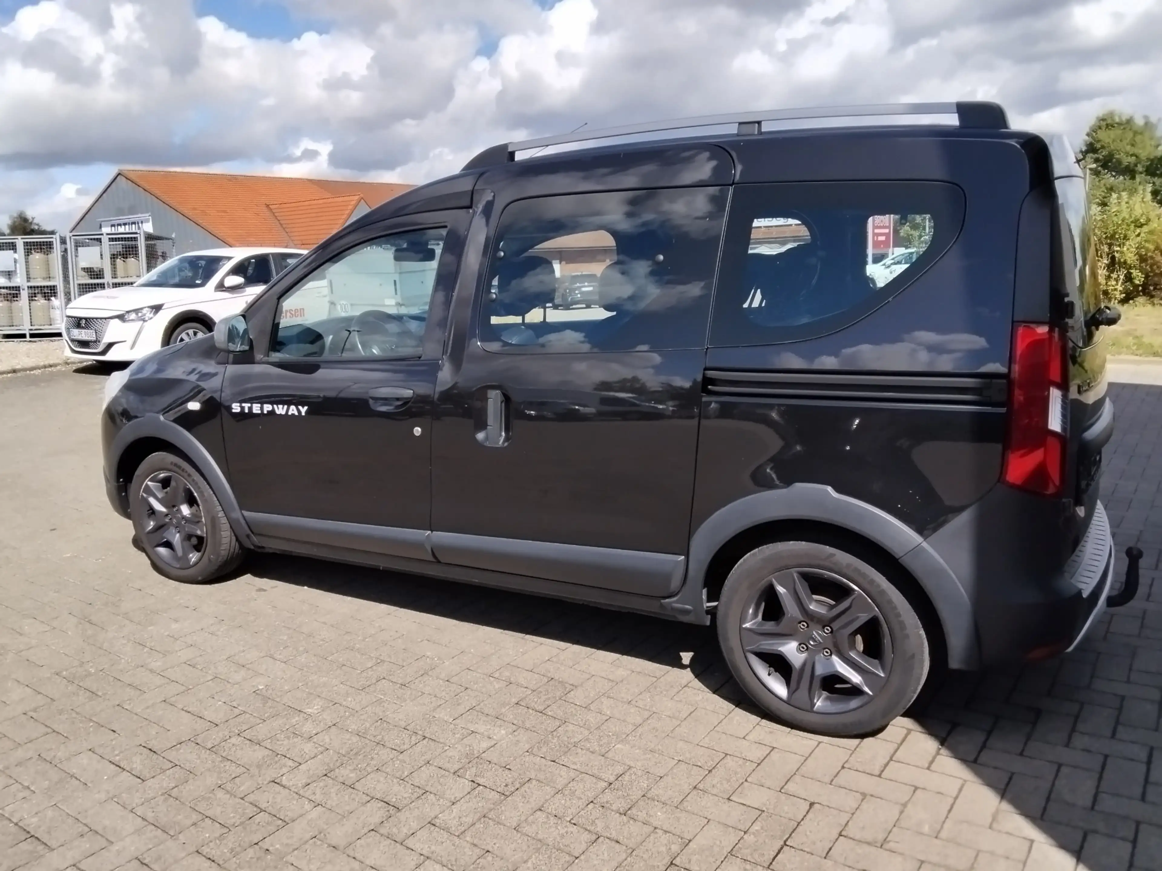 Dacia Dokker 1.2 115 Stepway Celebration/SHZG/AHK/NAVI/Tempom./RFK — photo 6