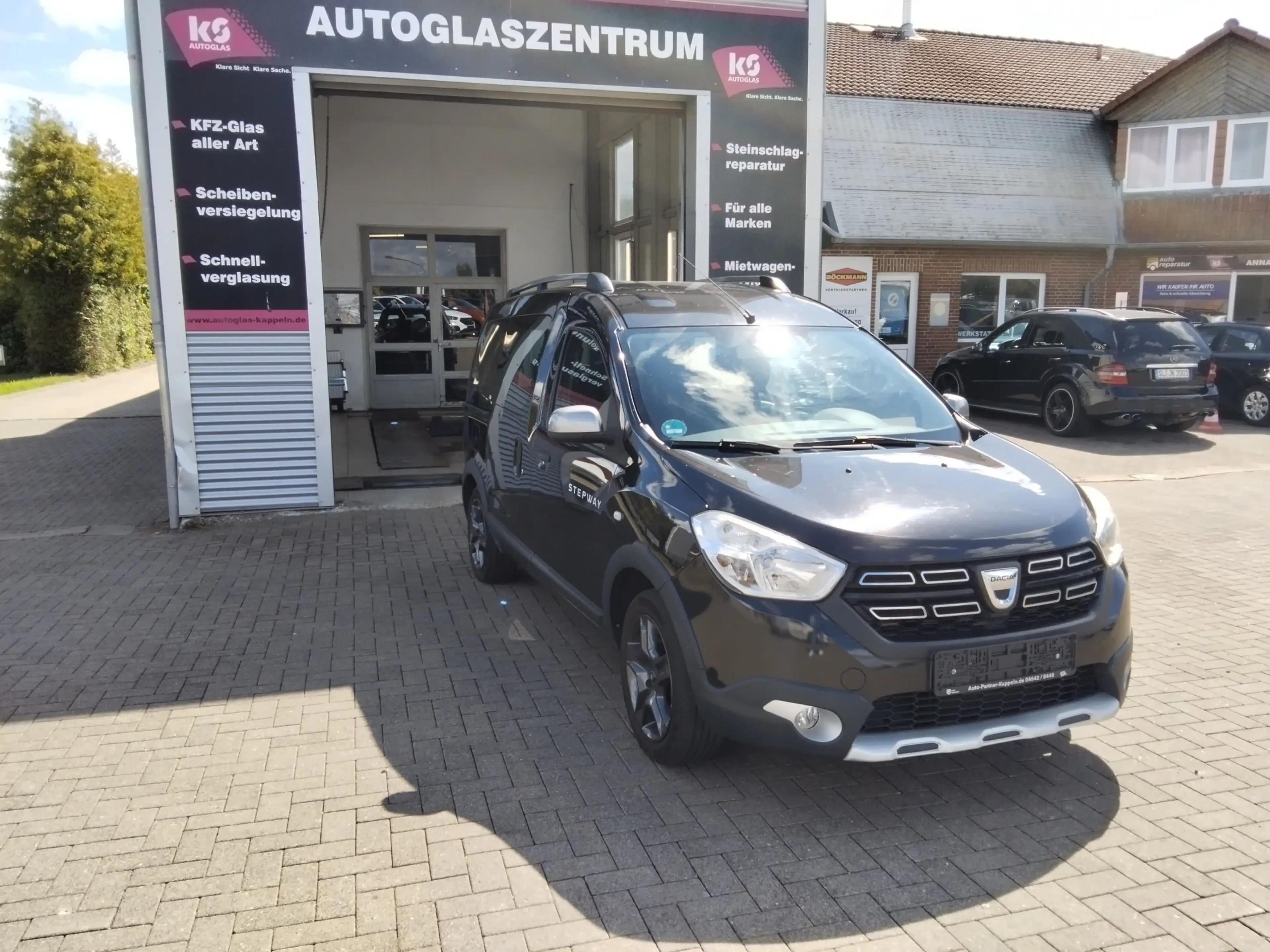 Dacia Dokker 1.2 115 Stepway Celebration/SHZG/AHK/NAVI/Tempom./RFK — photo 3