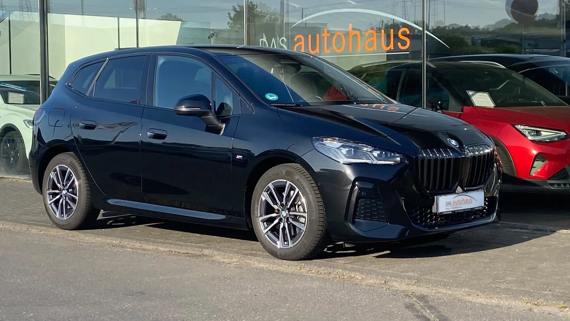 BMW 218 Active Tourer 218 i M Sport NAVI+RFK , AHK elektr. Schwarz - 1