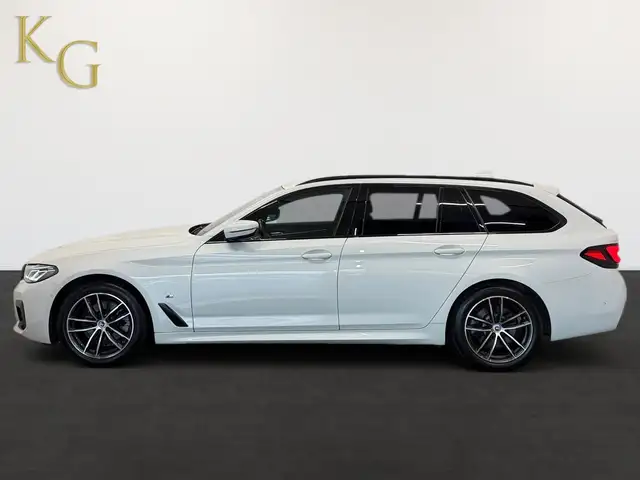 BMW 5 Series view 3