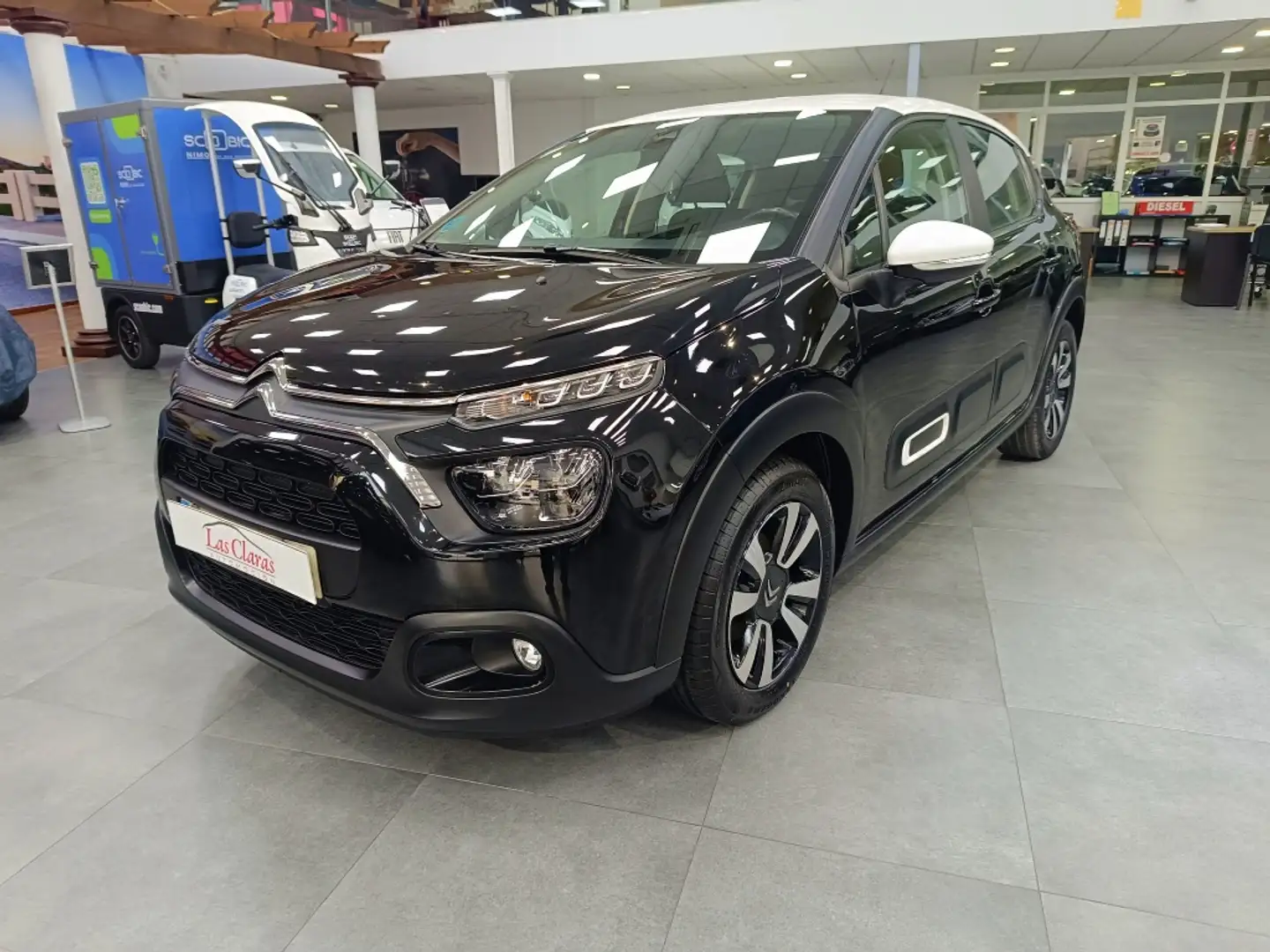 Citroen C3 1.2 PureTech S&S Feel Pack 83 Zwart - 1