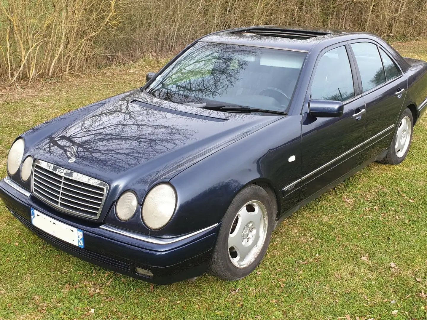 Mercedes-Benz E 240 - 1